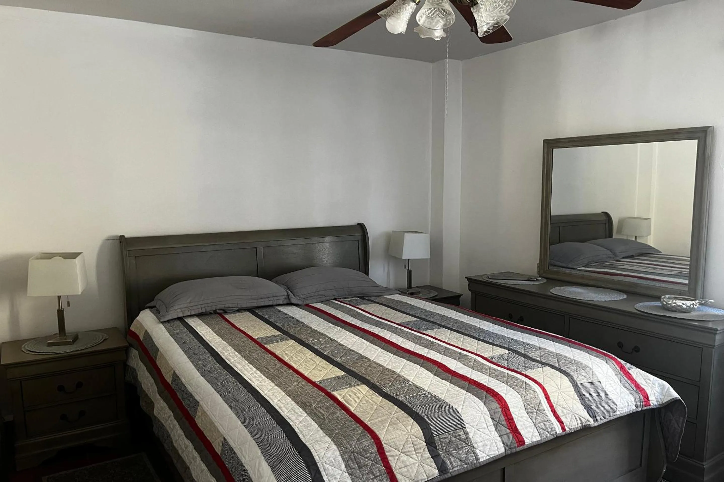 Bedroom in OYO Hotel Linda Tijuana