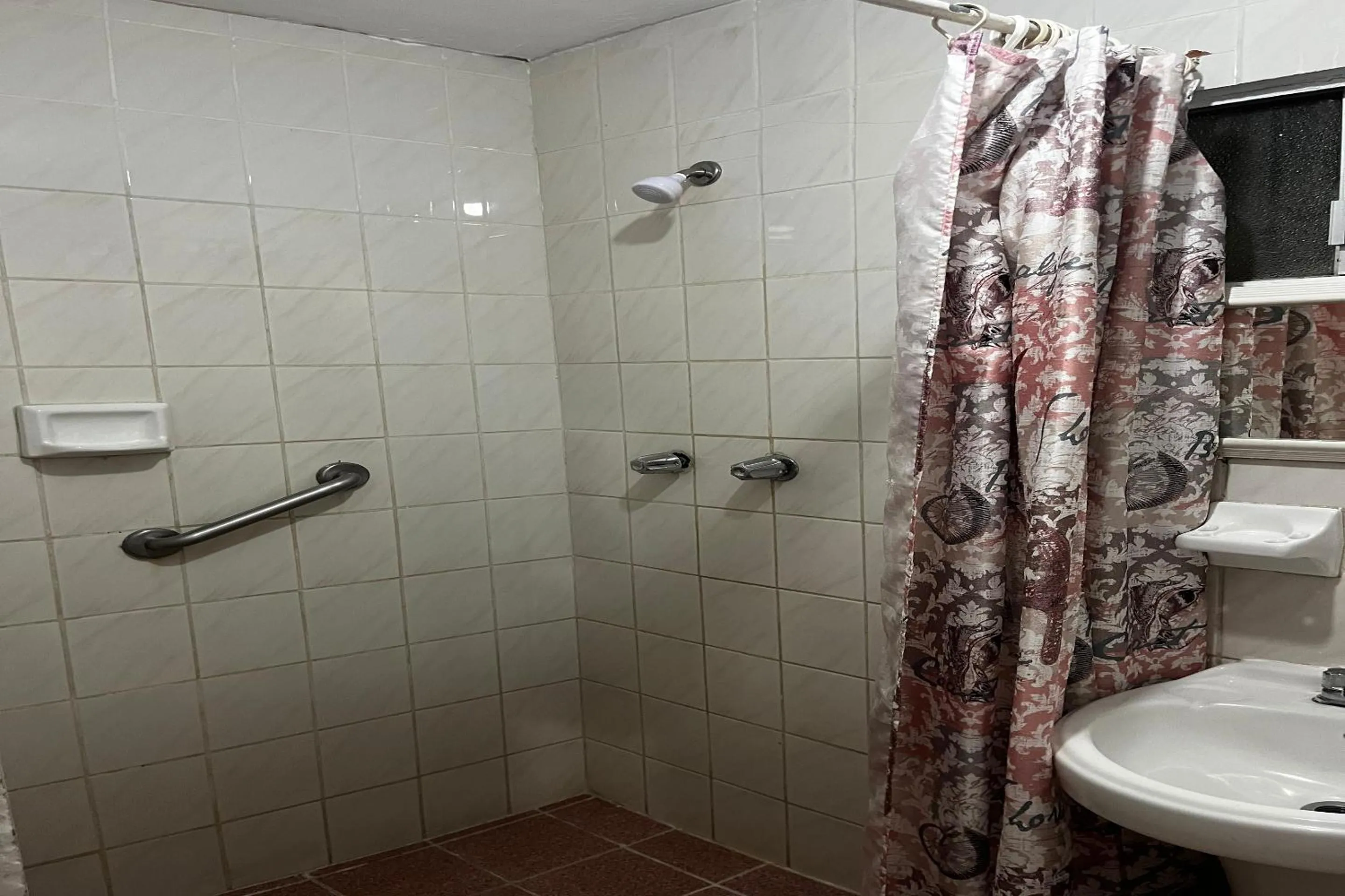 Bathroom in OYO Hotel Linda Tijuana