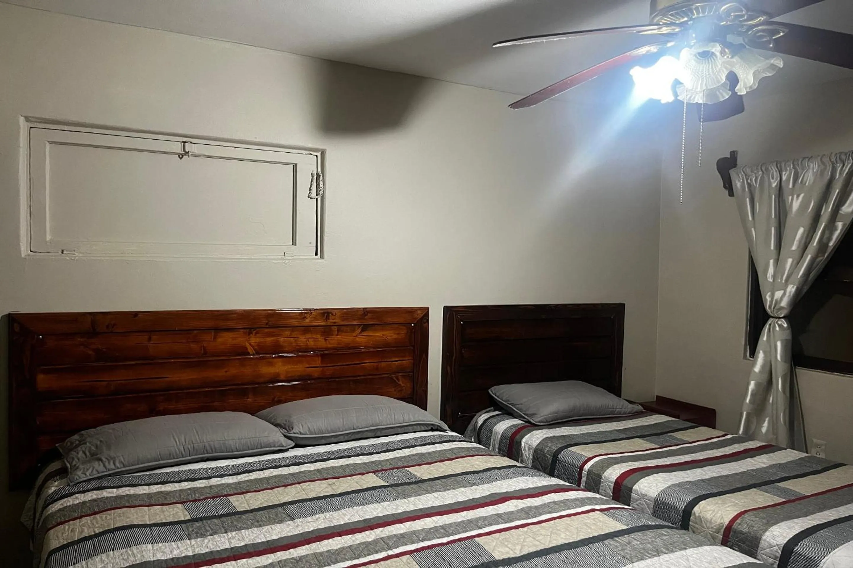 Bedroom in OYO Hotel Linda Tijuana