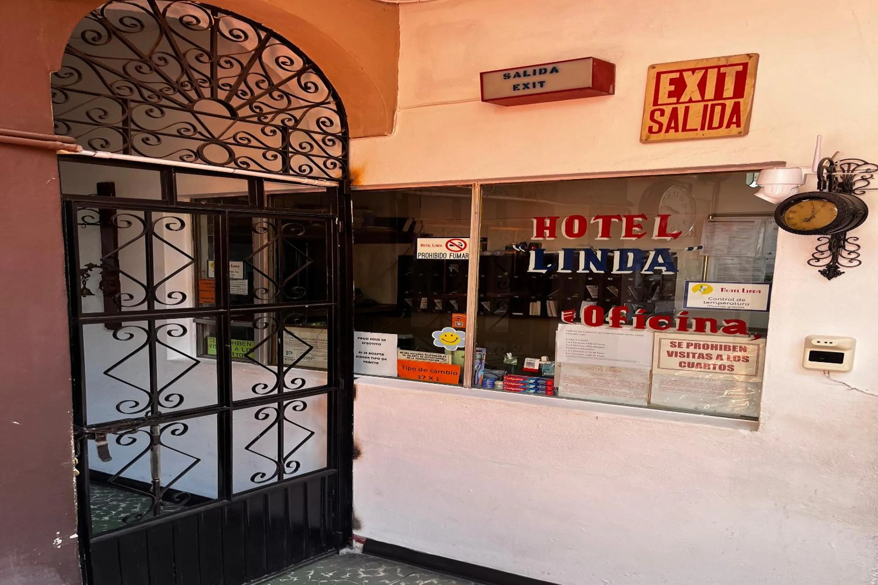 Lobby or reception in OYO Hotel Linda Tijuana