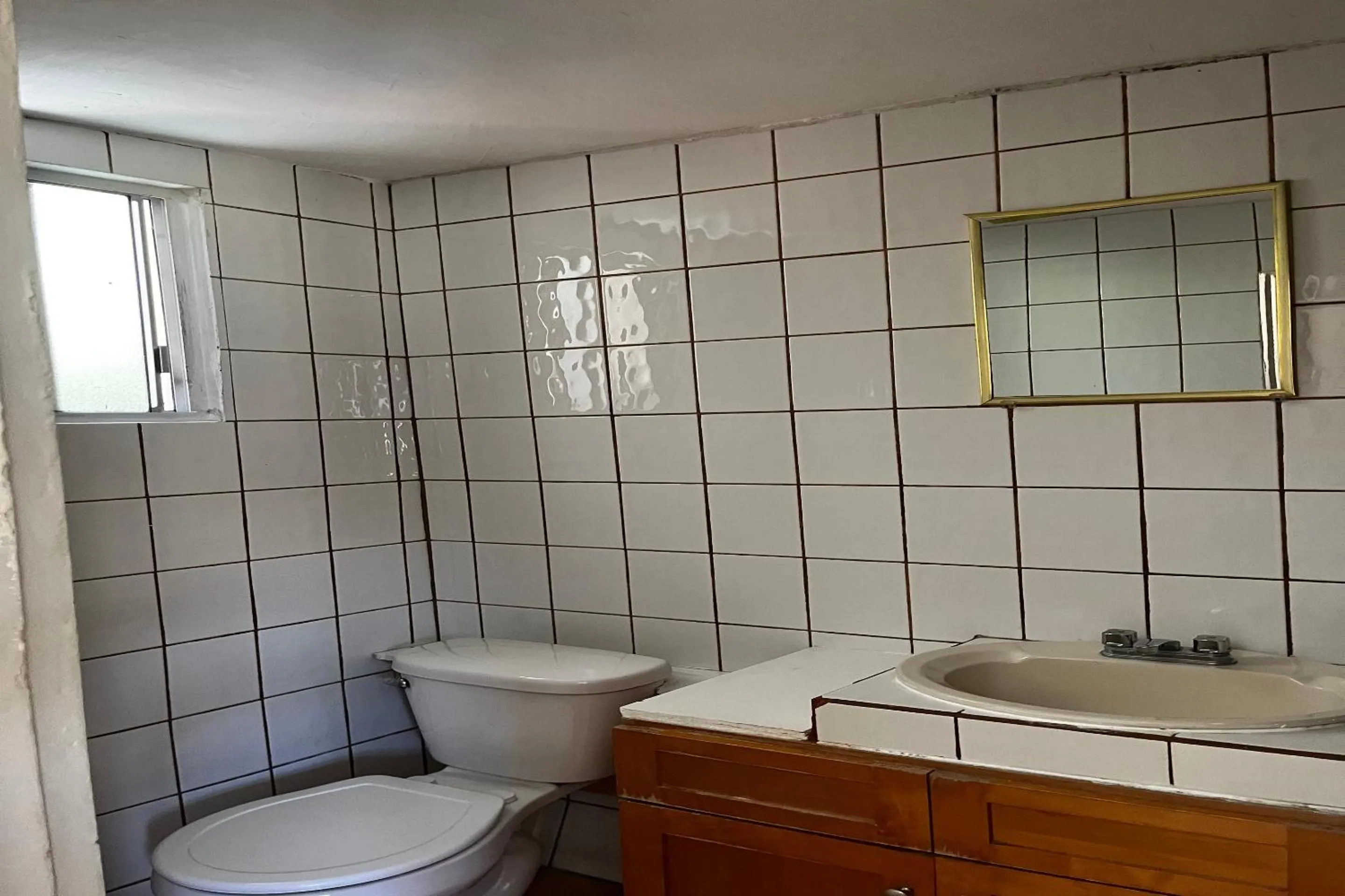 Bathroom in OYO Hotel Linda Tijuana