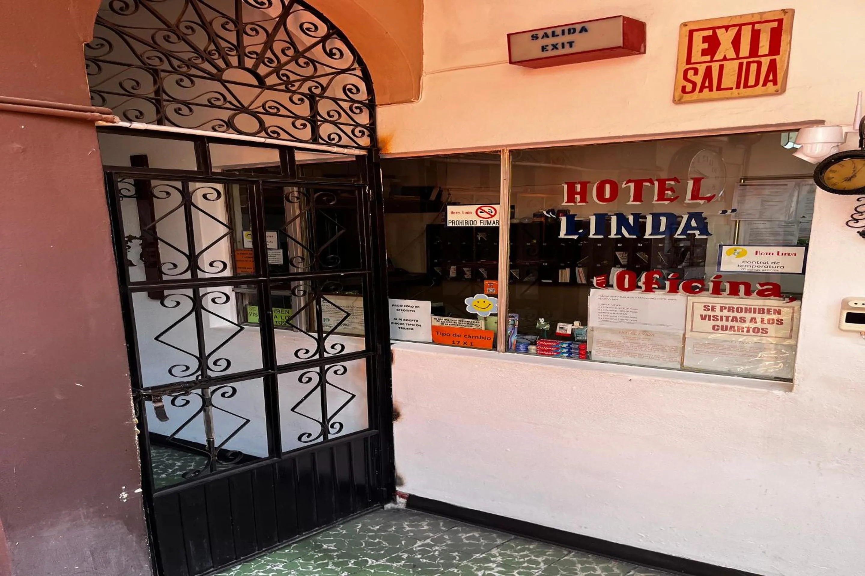 Lobby or reception in OYO Hotel Linda Tijuana