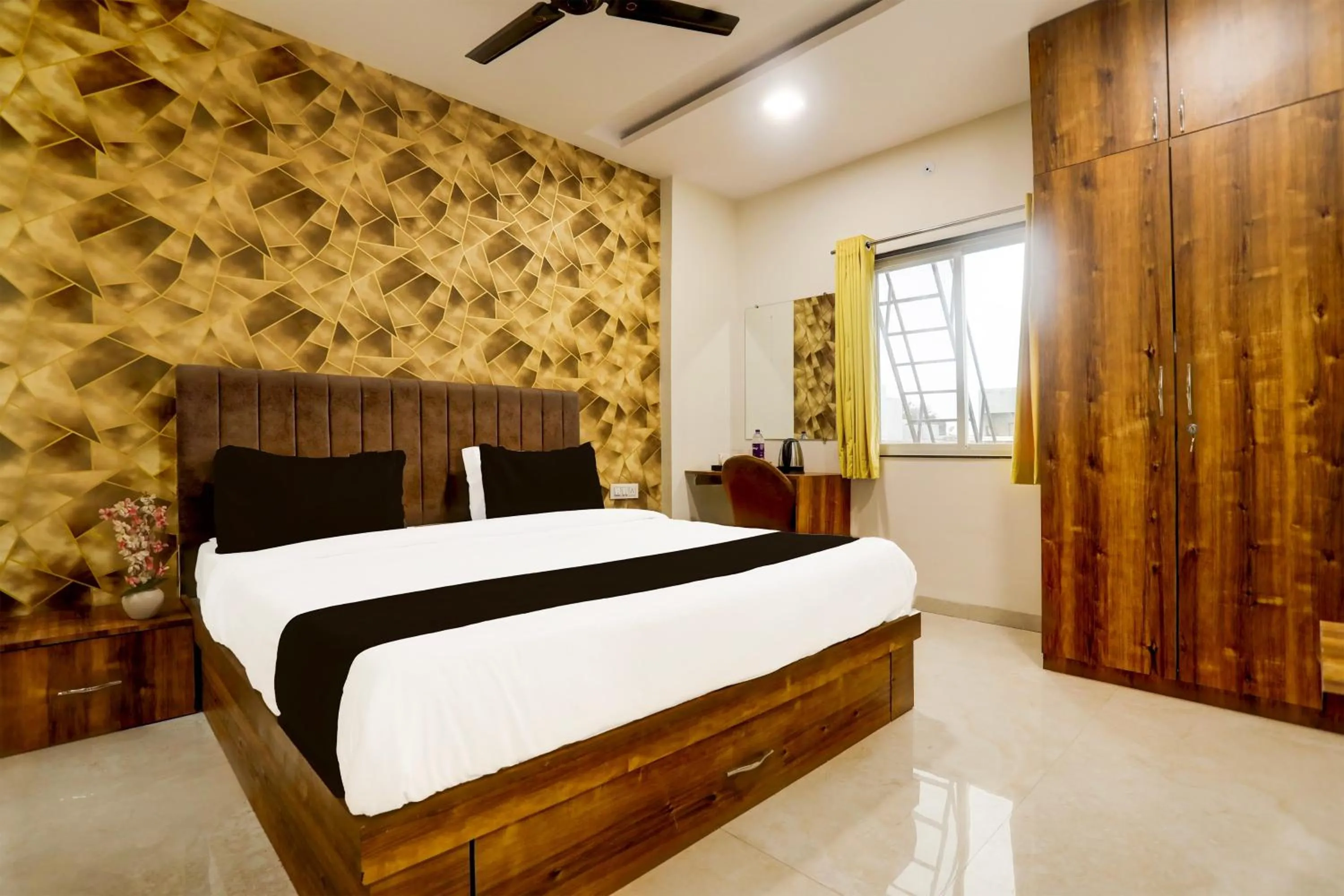 Bedroom, Bed in Hotel O Gaurav