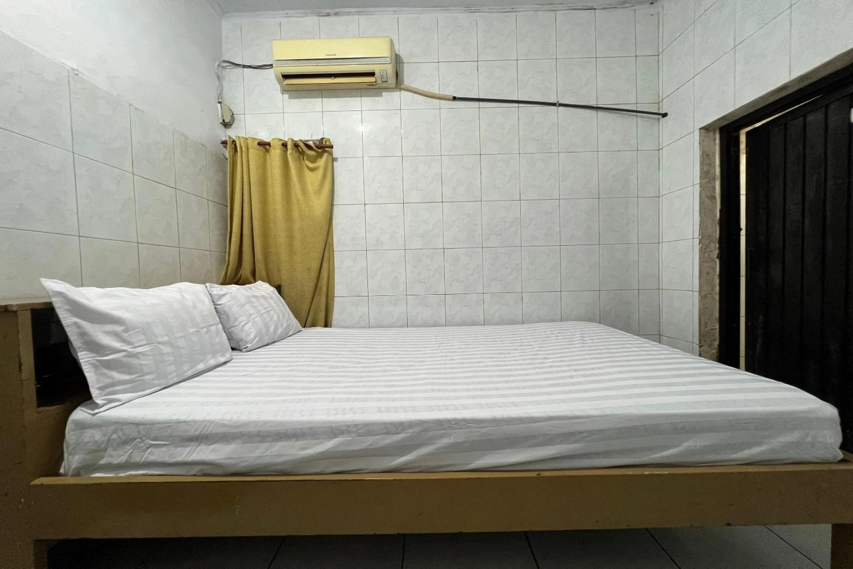 Bedroom, Bed in Hotel O Kost Aisyah Near Citra Grand Galesong City(Pattalassang)