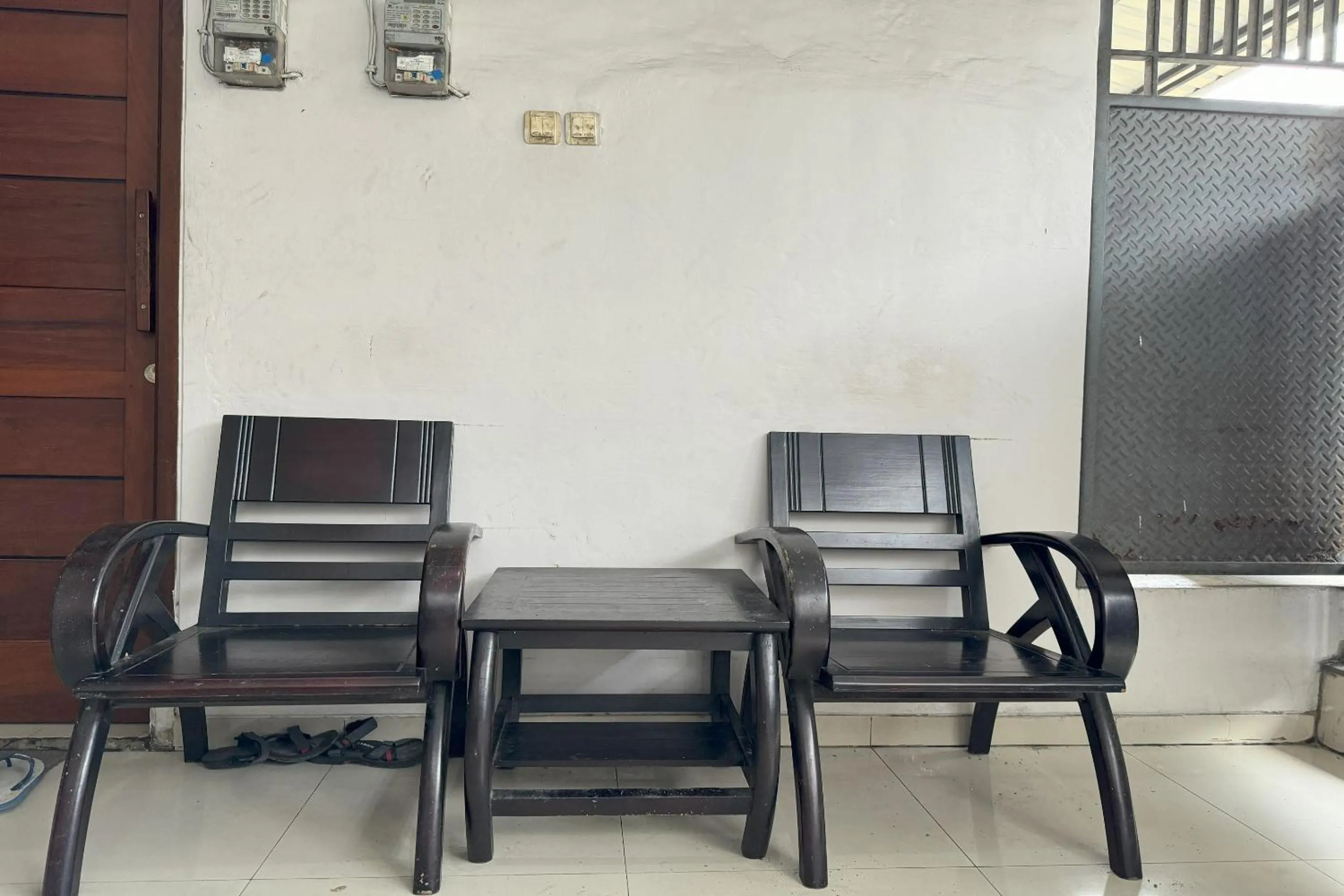 Lobby or reception in Hotel O Kost Aisyah Near Citra Grand Galesong City(Pattalassang)