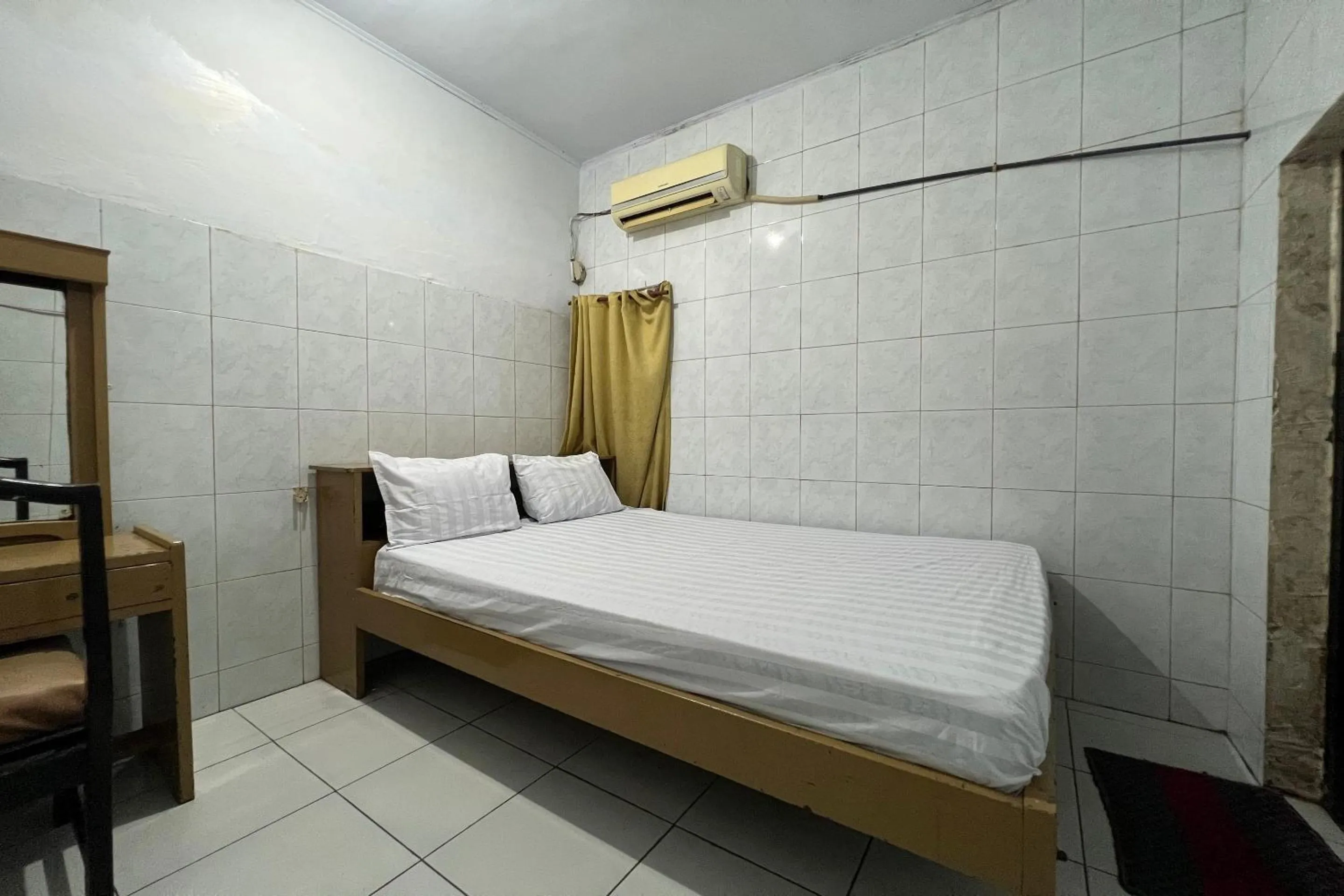 Bedroom, Bed in Hotel O Kost Aisyah Near Citra Grand Galesong City(Pattalassang)