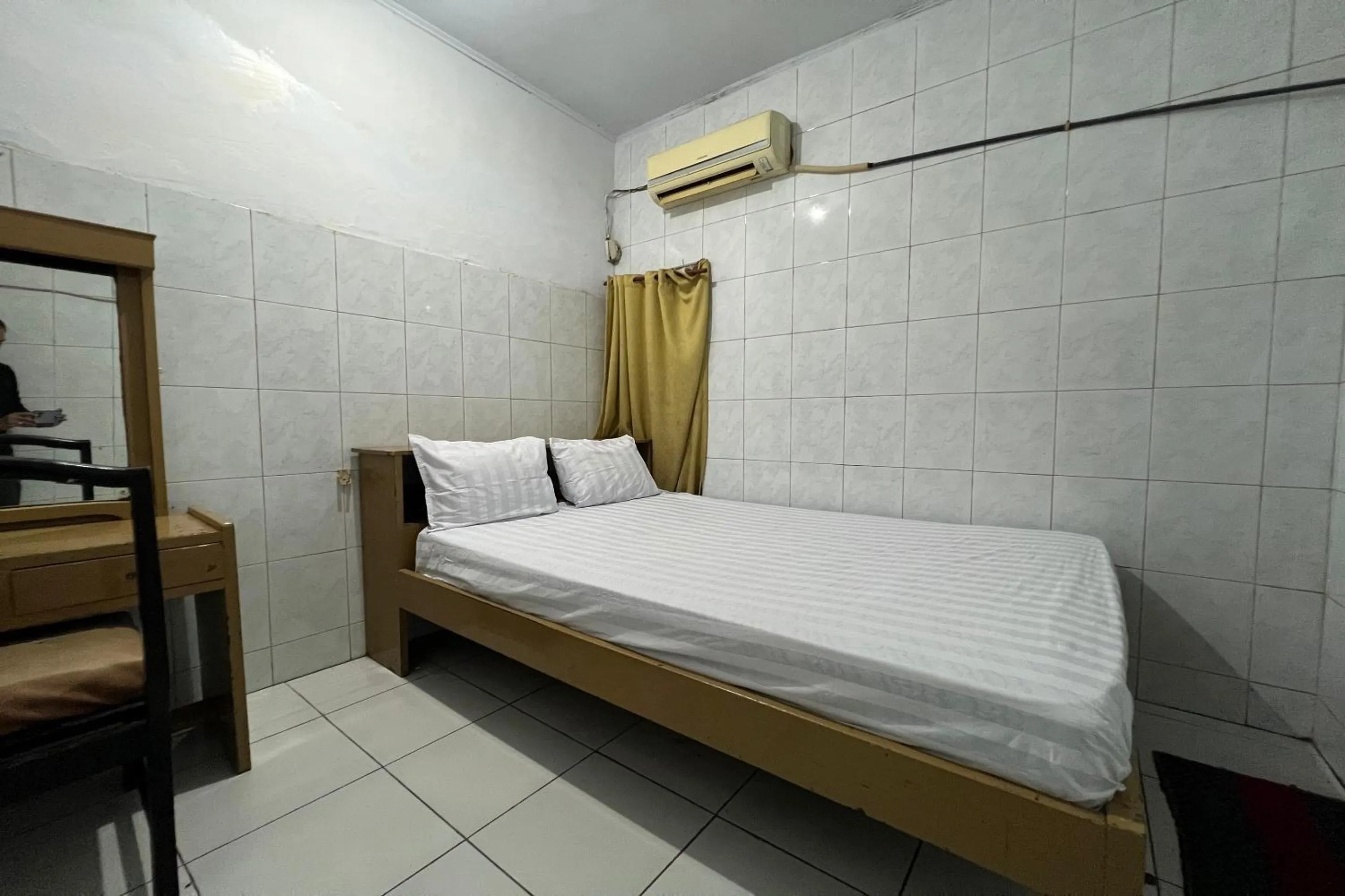 Bedroom, Bed in Hotel O Kost Aisyah Near Citra Grand Galesong City(Pattalassang)