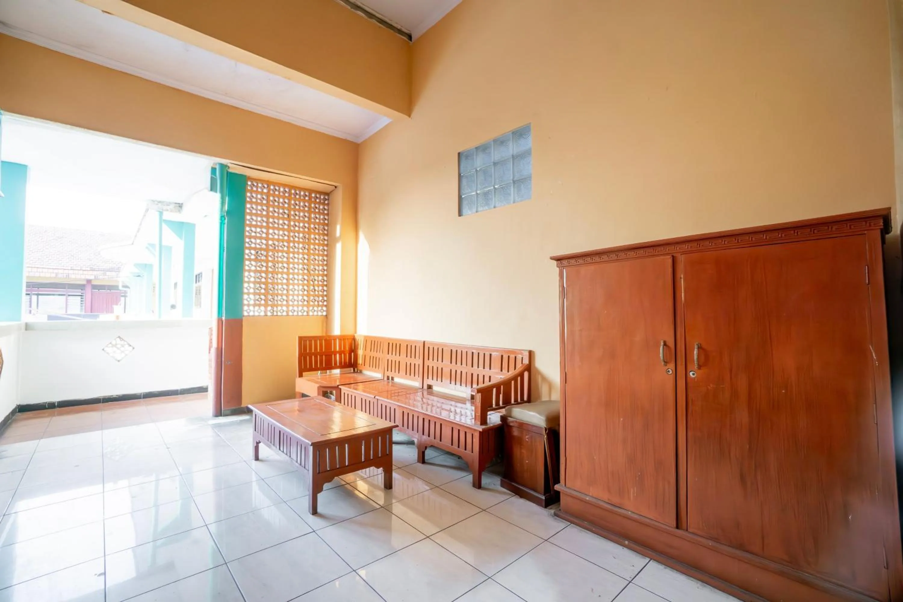 Lobby or reception in Hotel O Central Madiun Near Stasiun Kota Madiun