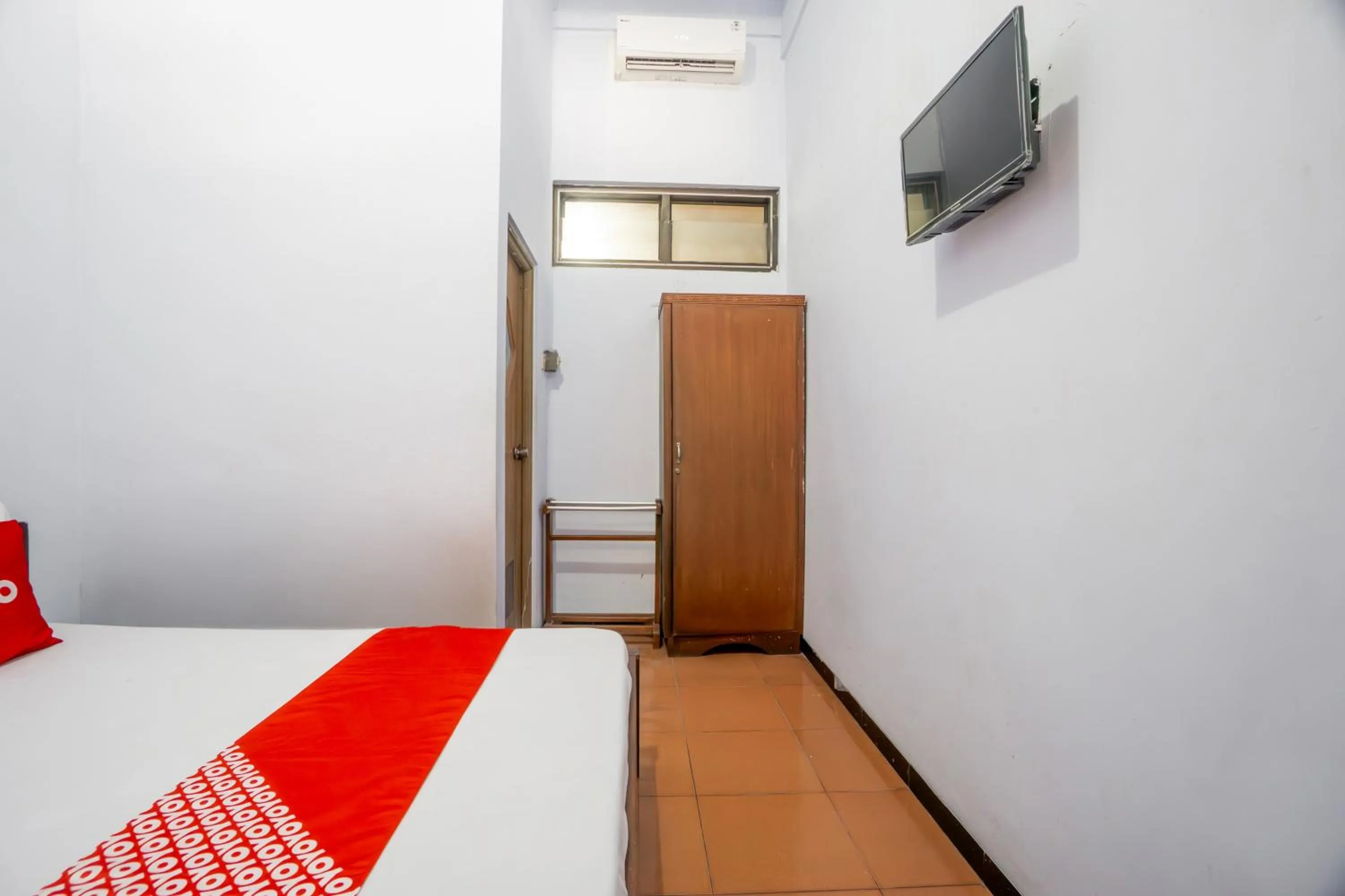 Bedroom, Bed in Hotel O Central Madiun Near Stasiun Kota Madiun