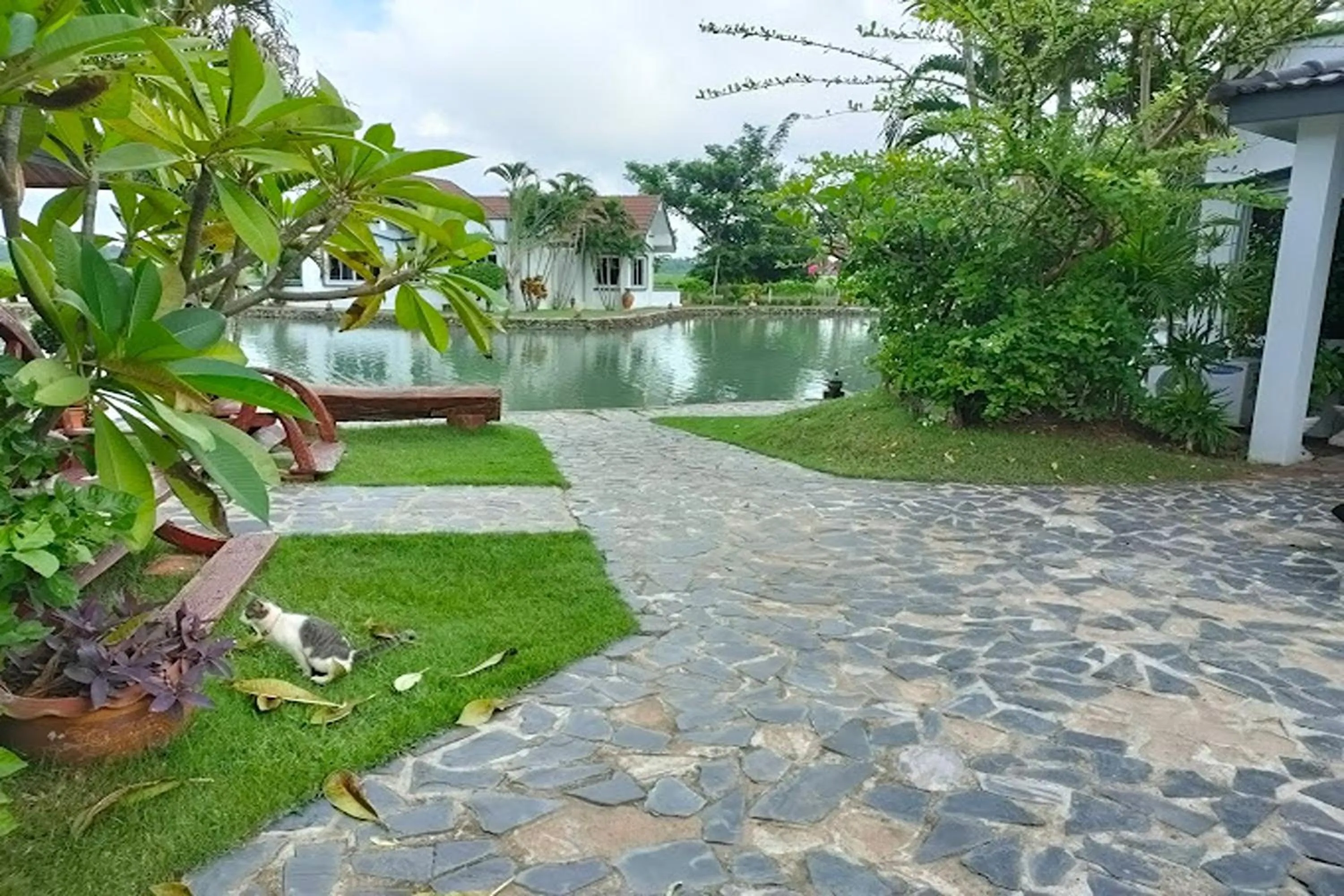 Garden in Baan Sanuan Resort