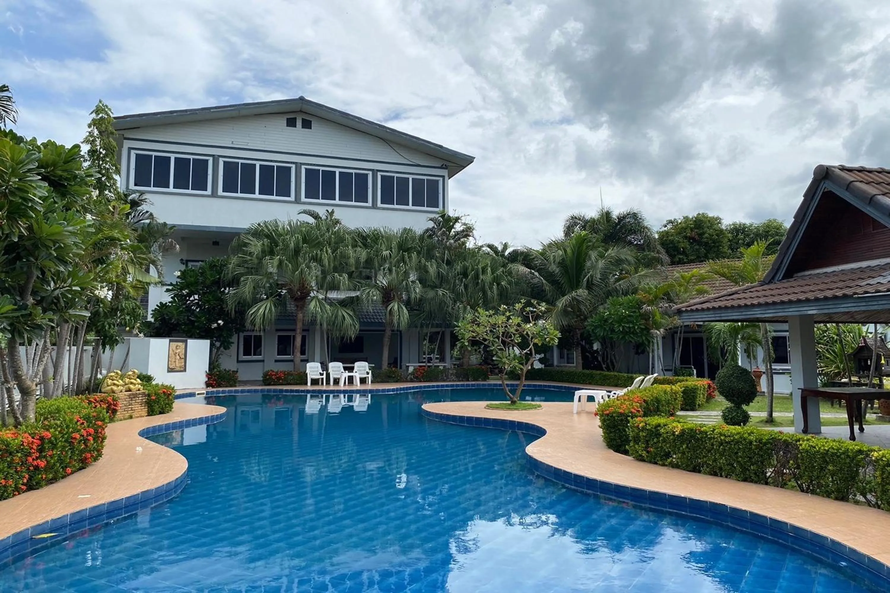 Property building in Baan Sanuan Resort