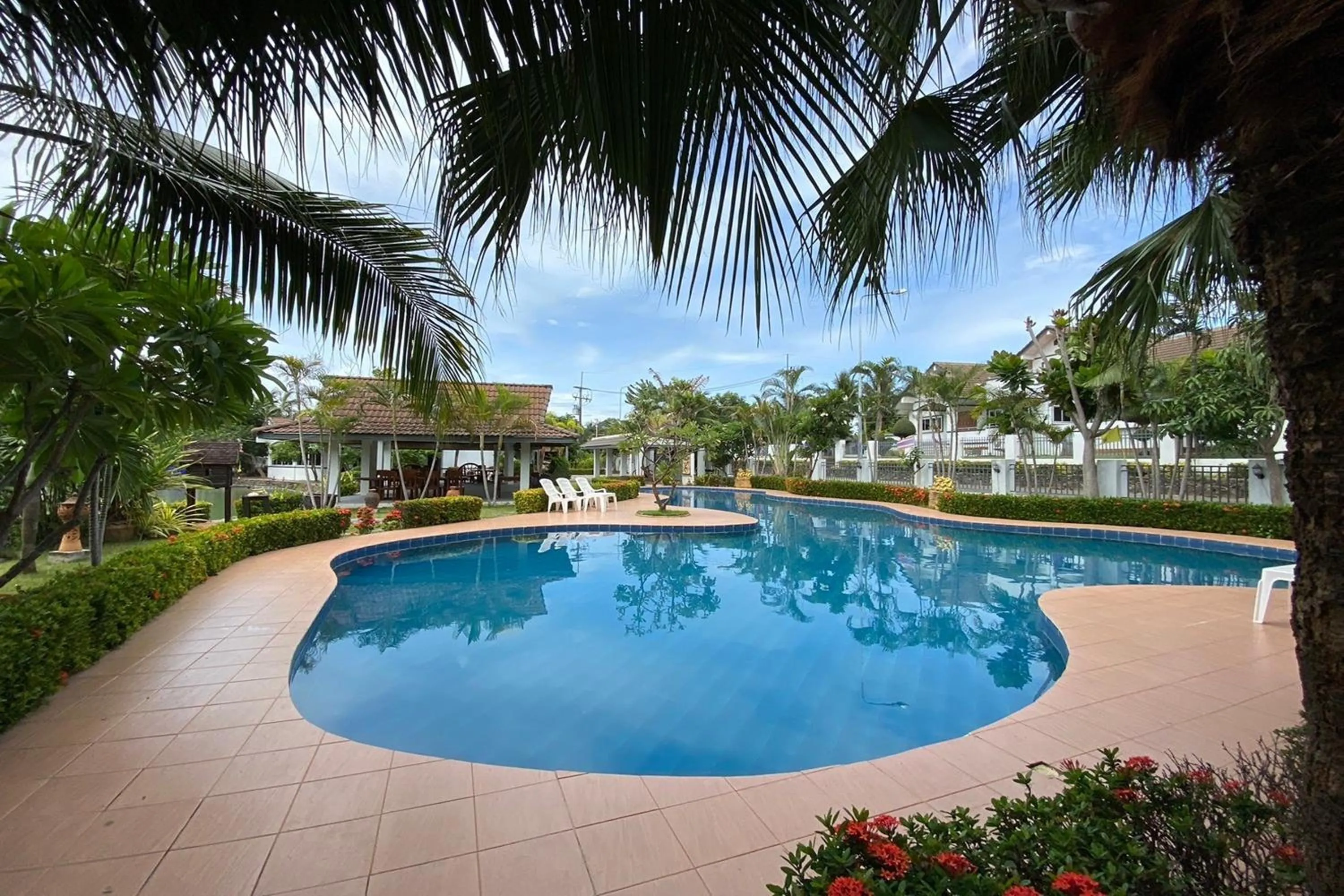 Swimming pool in Baan Sanuan Resort