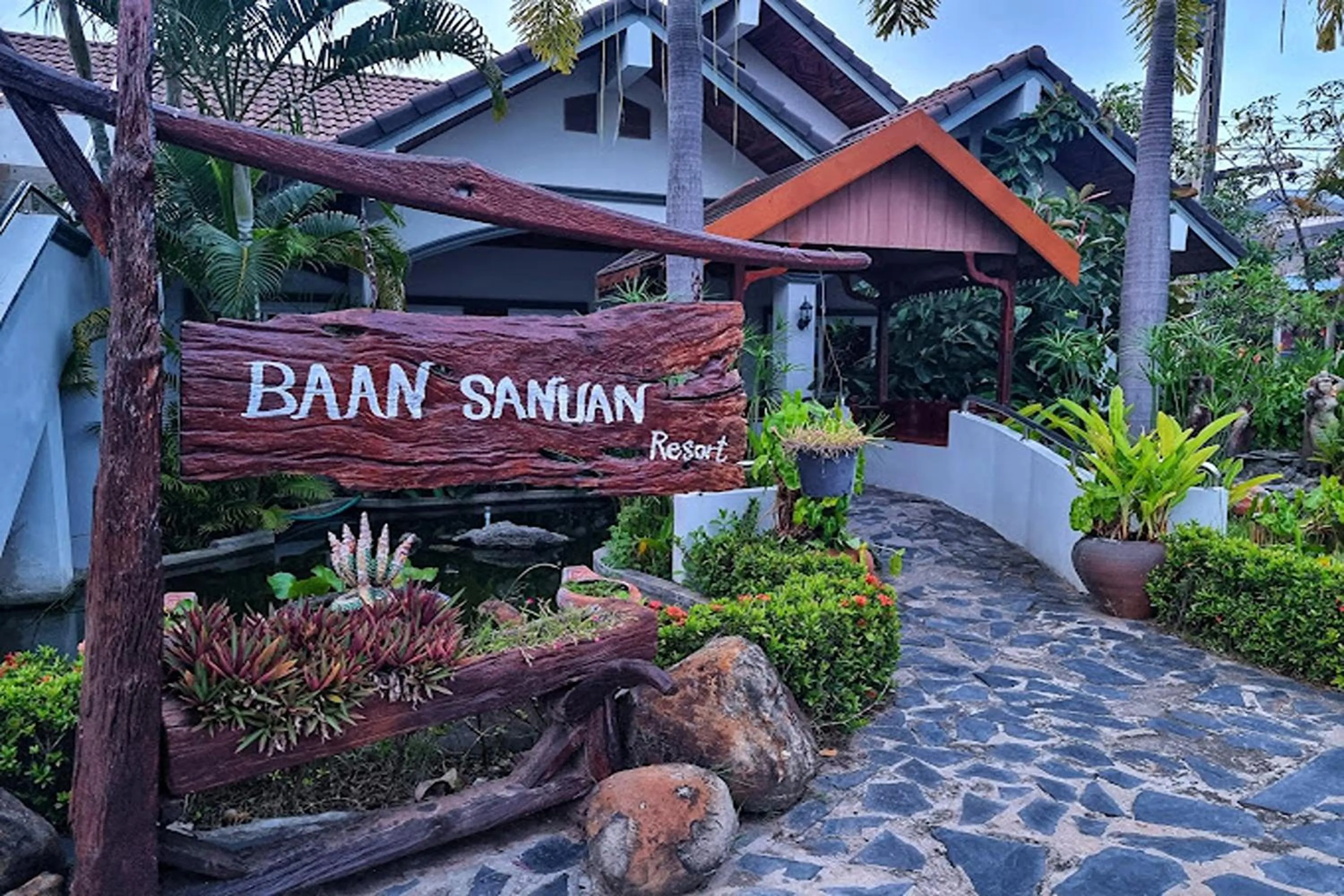Property building in Baan Sanuan Resort