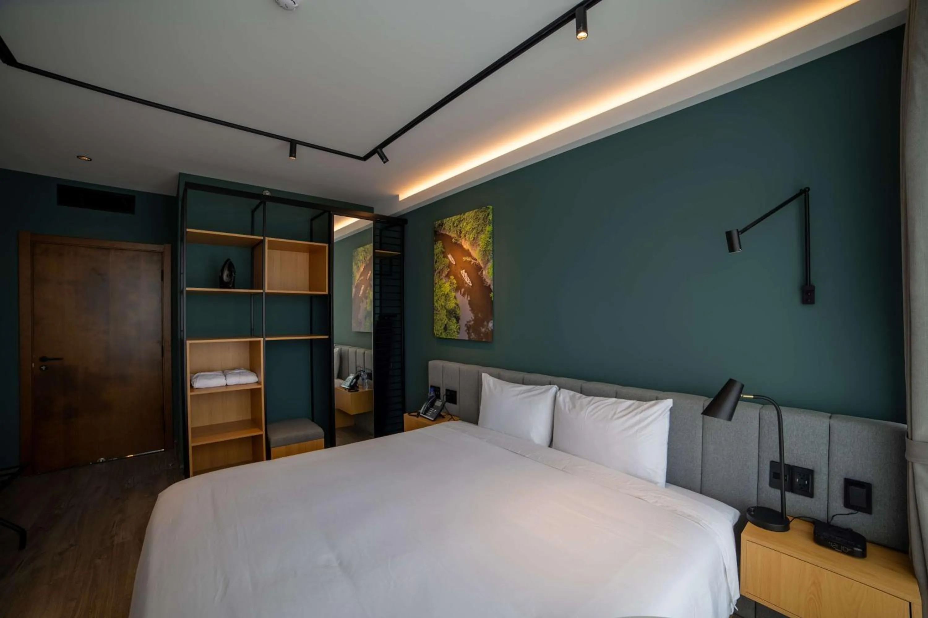 Photo of the whole room, Bed in Aiden by Best Western Georgetown Guyana