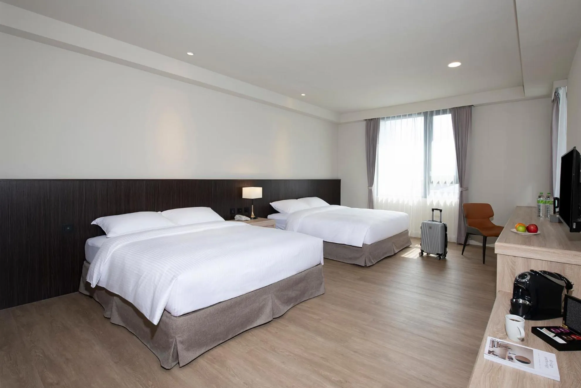 Photo of the whole room, Bed in Floramos Hotel