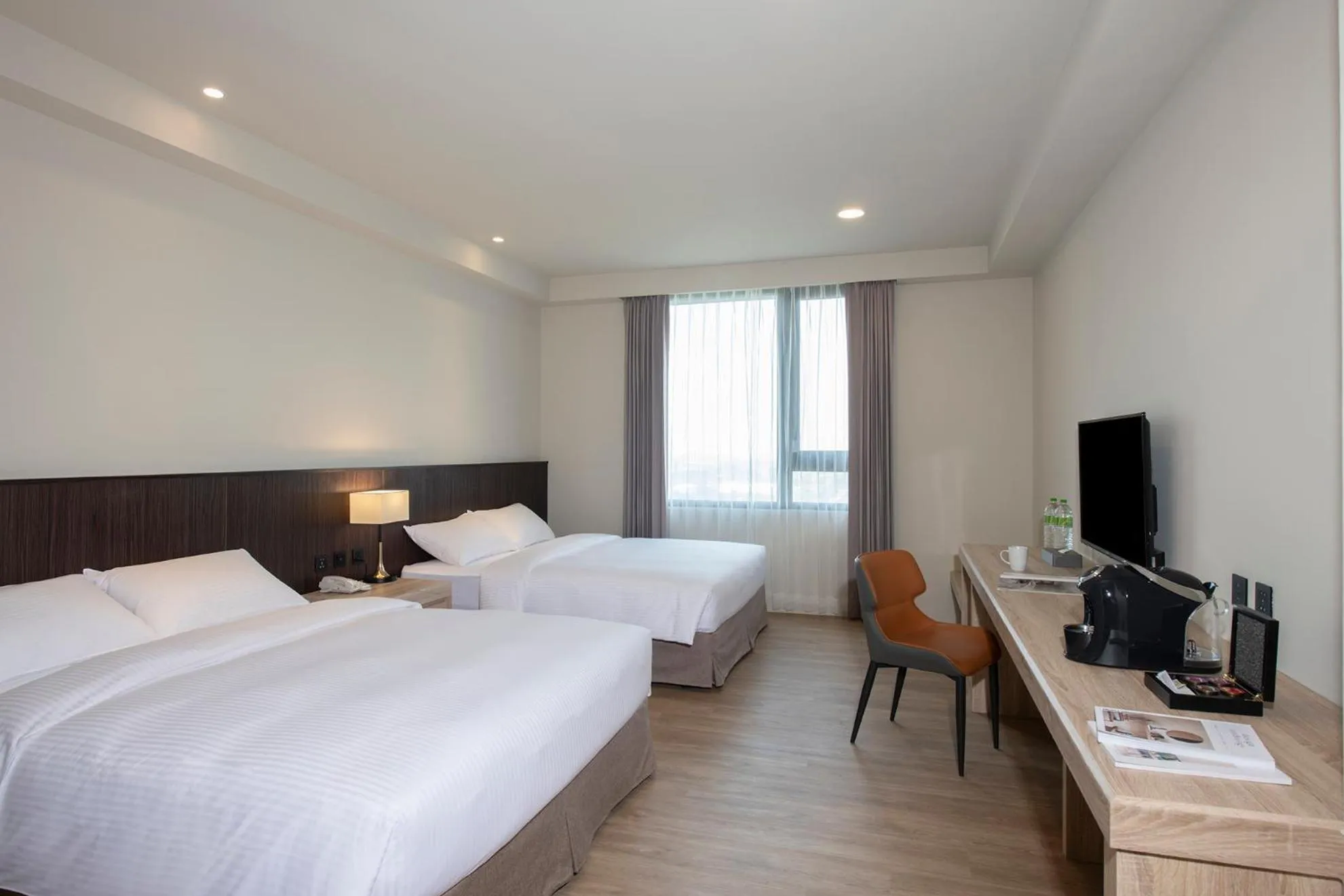 Photo of the whole room, Bed in Floramos Hotel