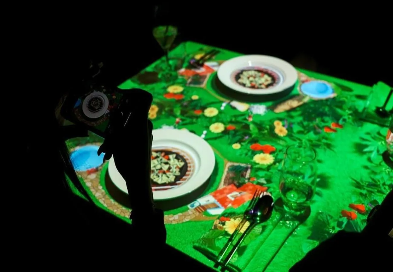 Restaurant/places to eat in Lumière Hotel Pool & SPA