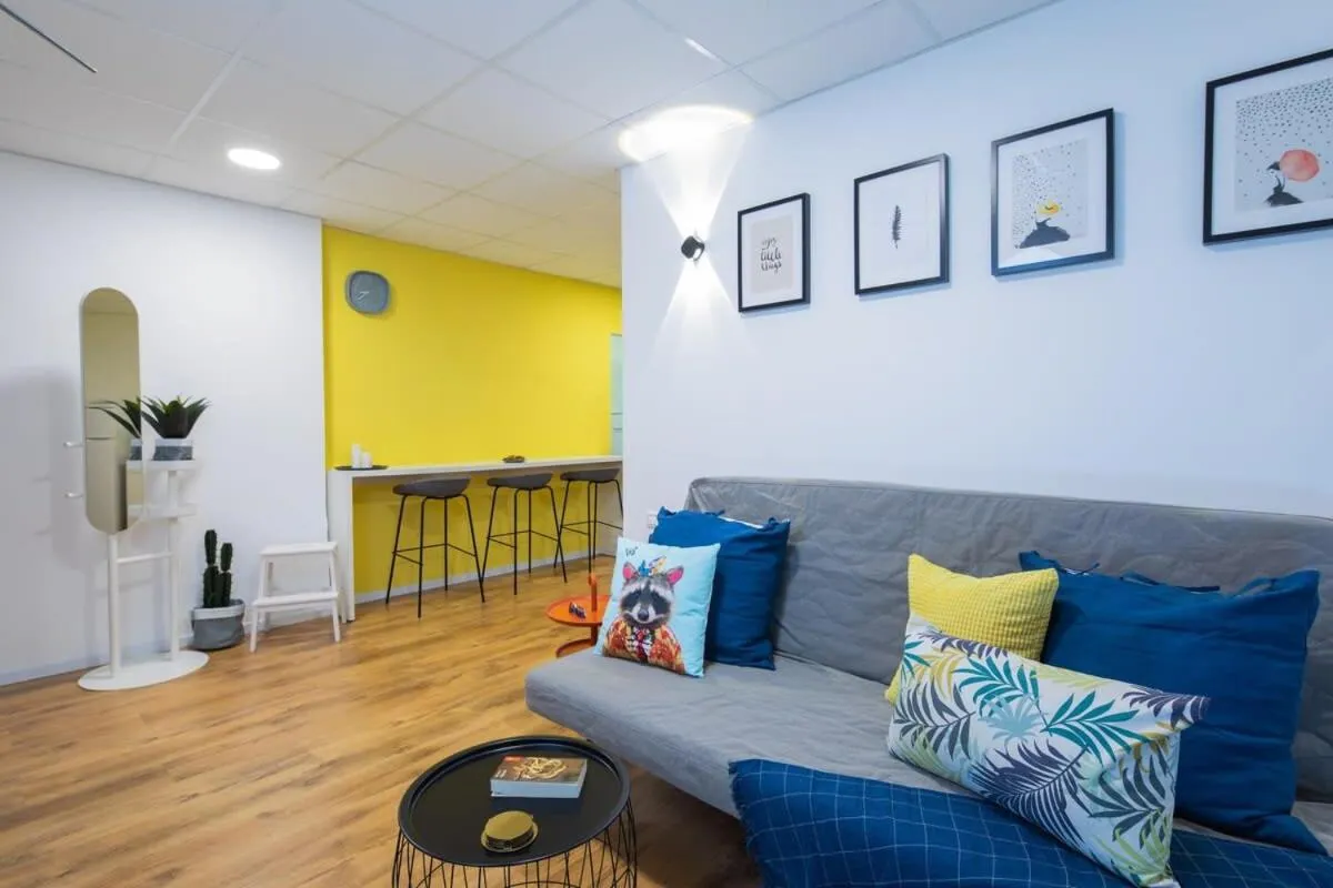 Colorful Apartment by the Beach