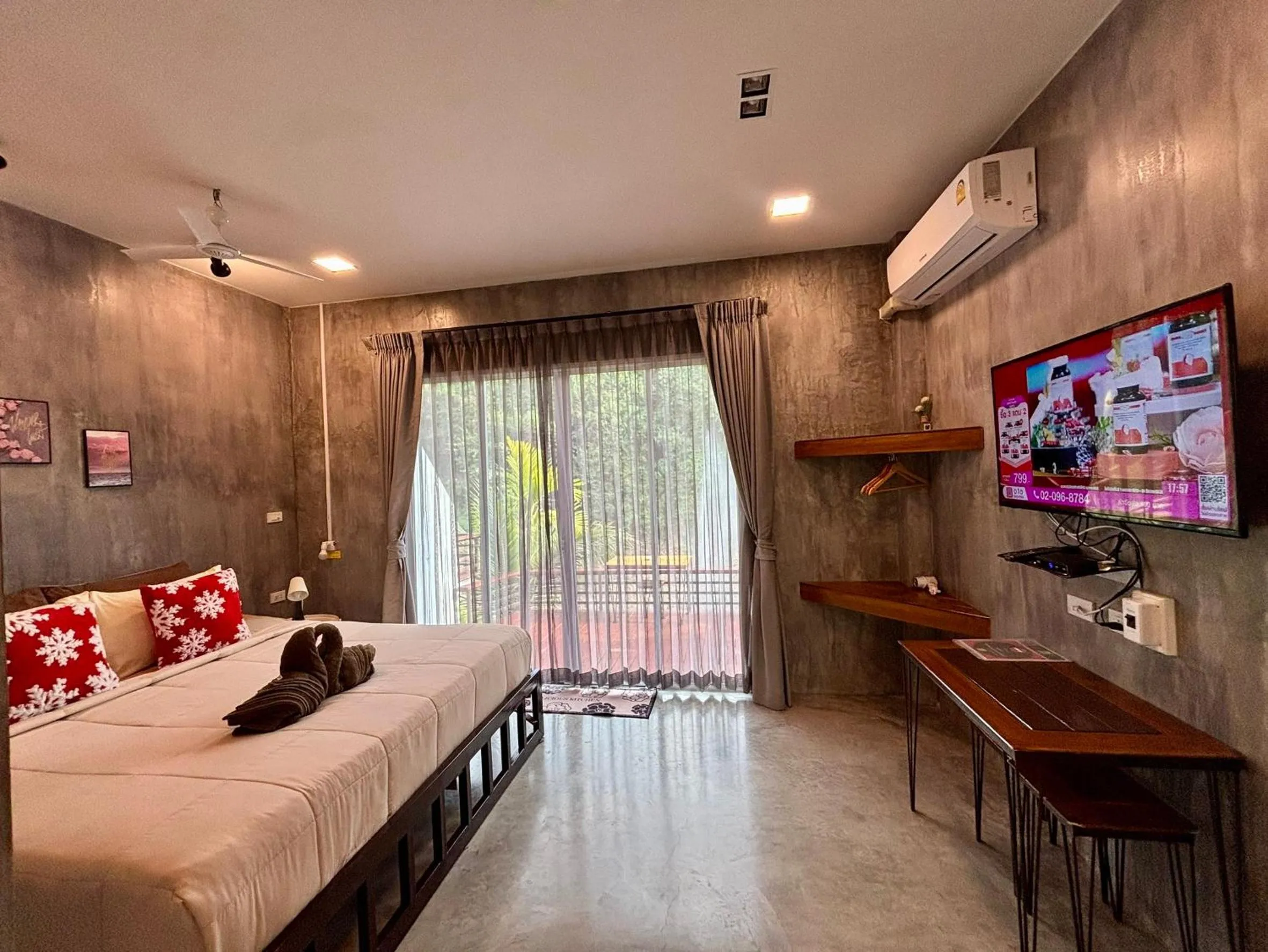 Bed in BAAN APA ERAWAN Resort