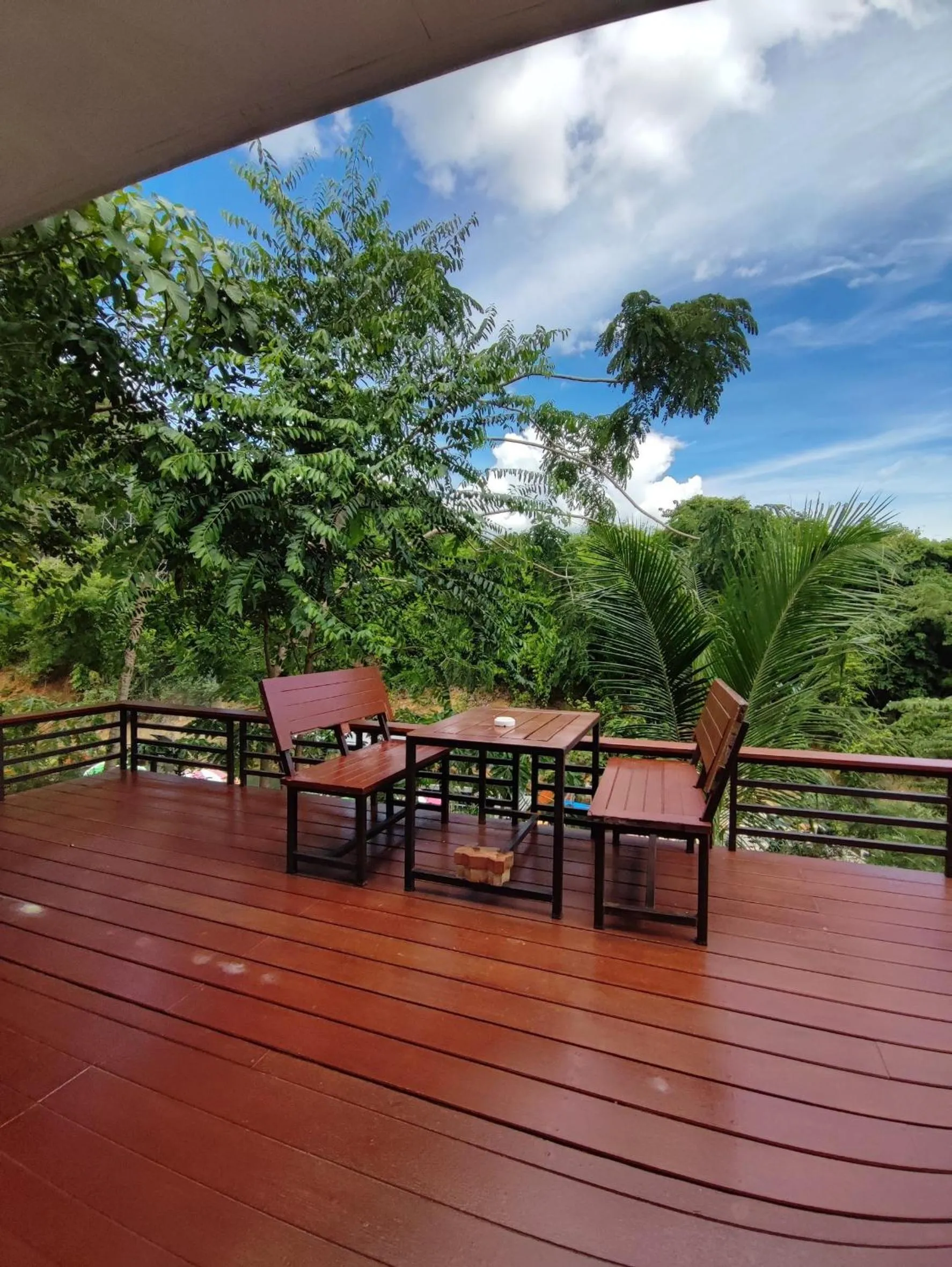 Patio in BAAN APA ERAWAN Resort
