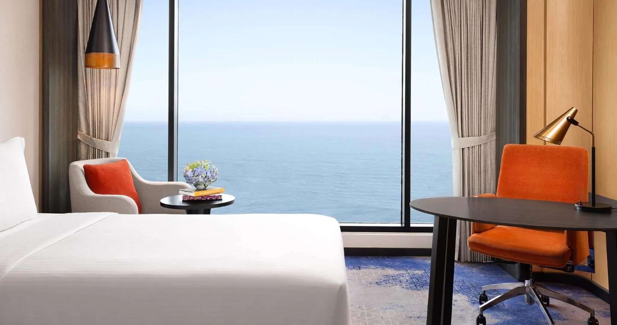 Bed in Amari Colombo, Sri Lanka