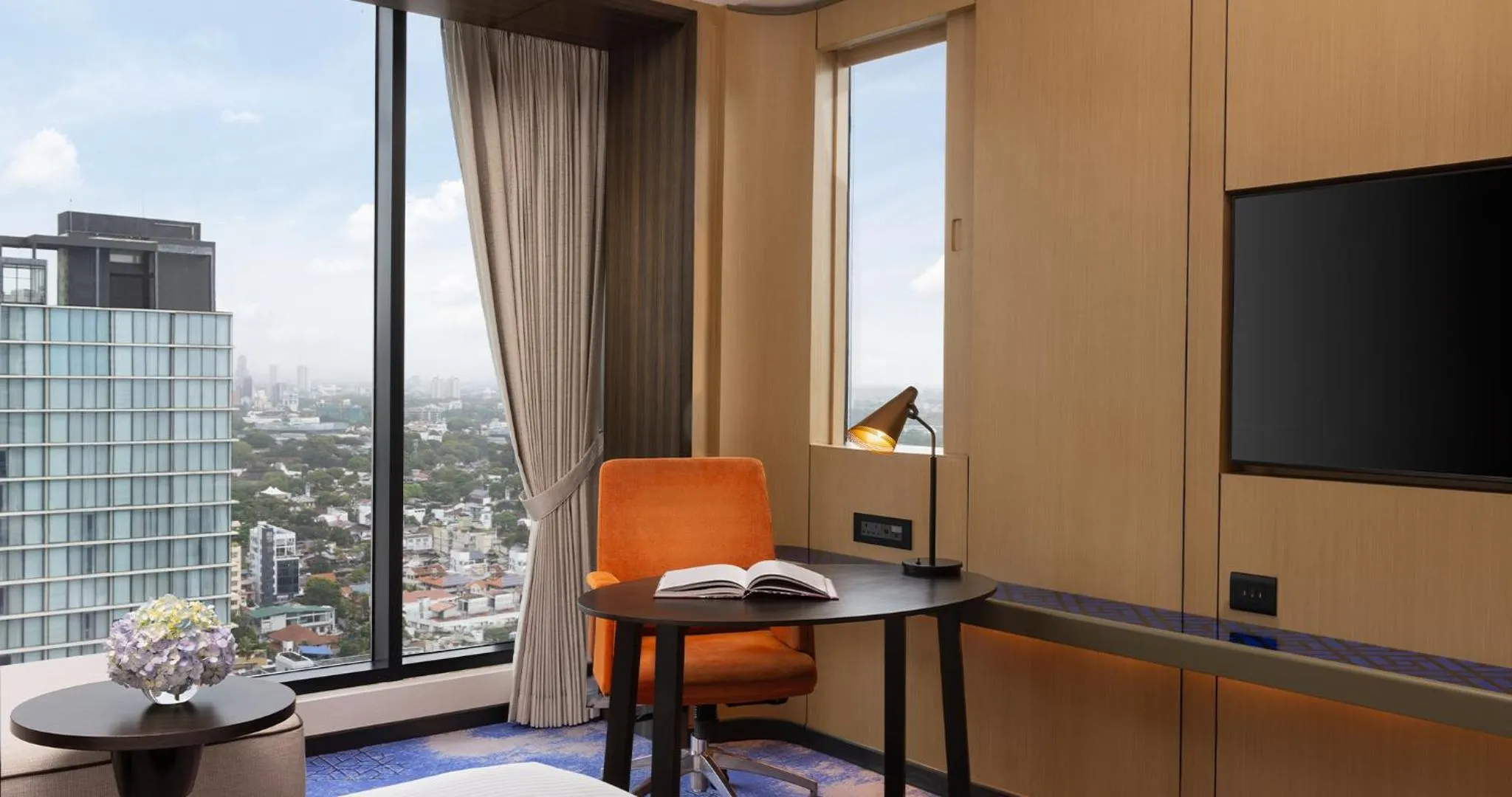 Bedroom in Amari Colombo, Sri Lanka