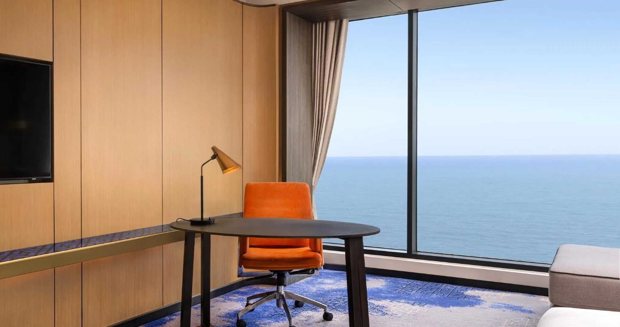 TV and multimedia in Amari Colombo, Sri Lanka