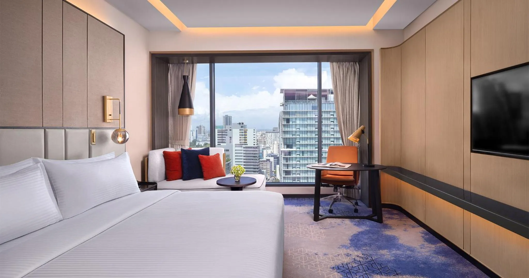 Bed in Amari Colombo, Sri Lanka