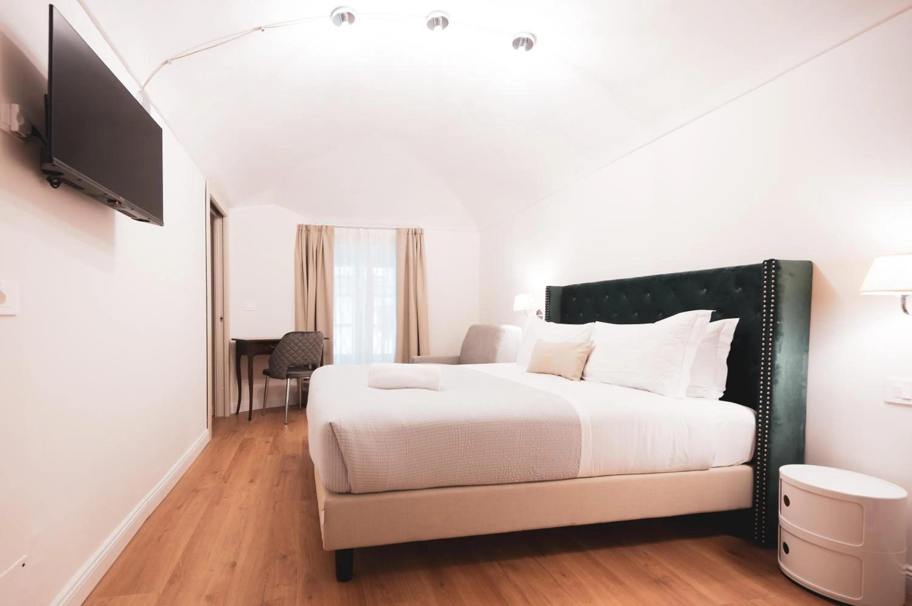 Bedroom, Bed in Carlo Felice Boutique Hotel