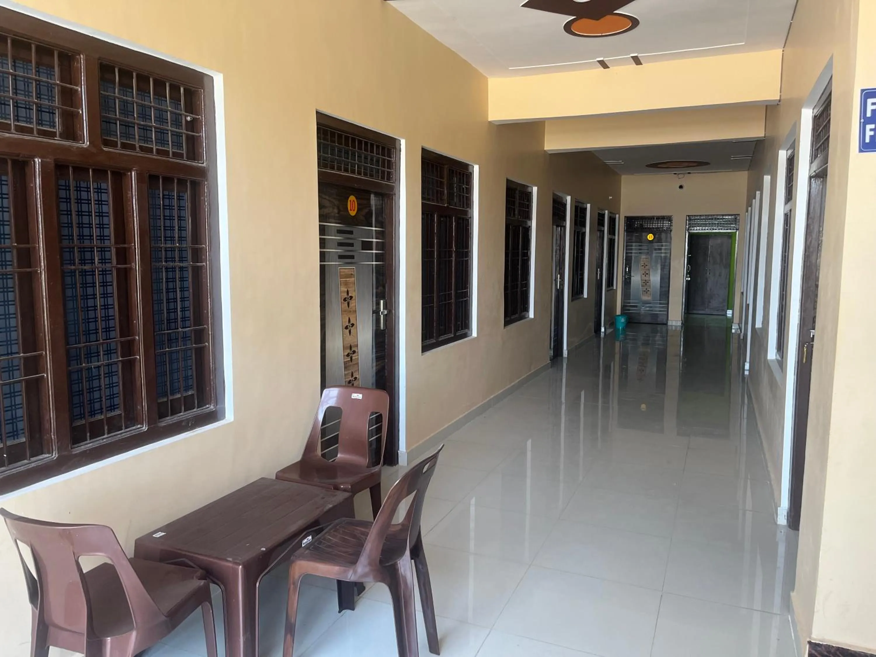 Shree Raj Homestay AC Room