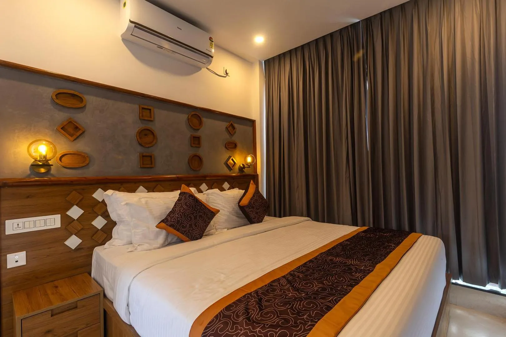 Photo of the whole room, Bed in SandalMist Resort and Spa