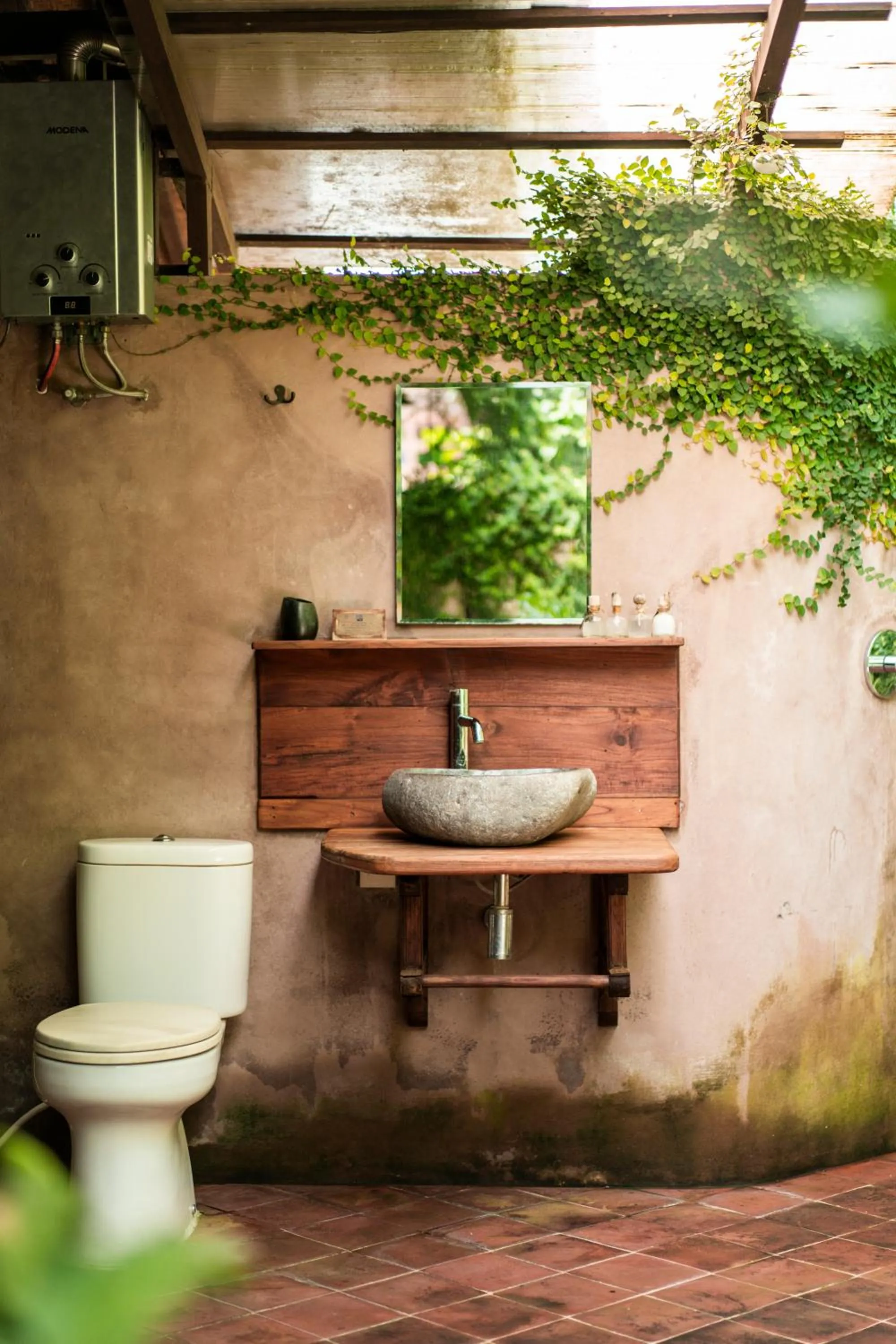 Property building in Yabbiekayu