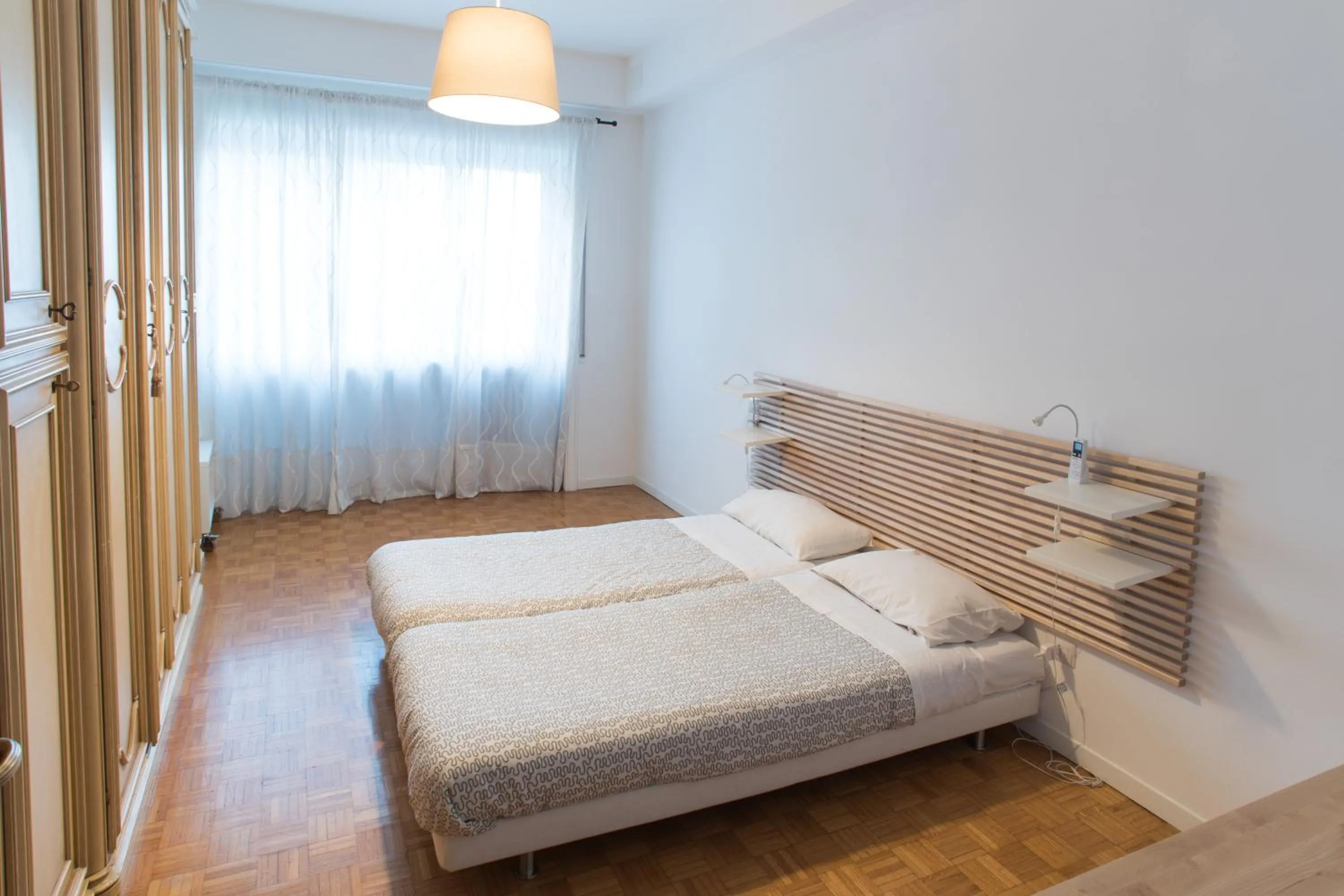 Bedroom, Bed in House in the City