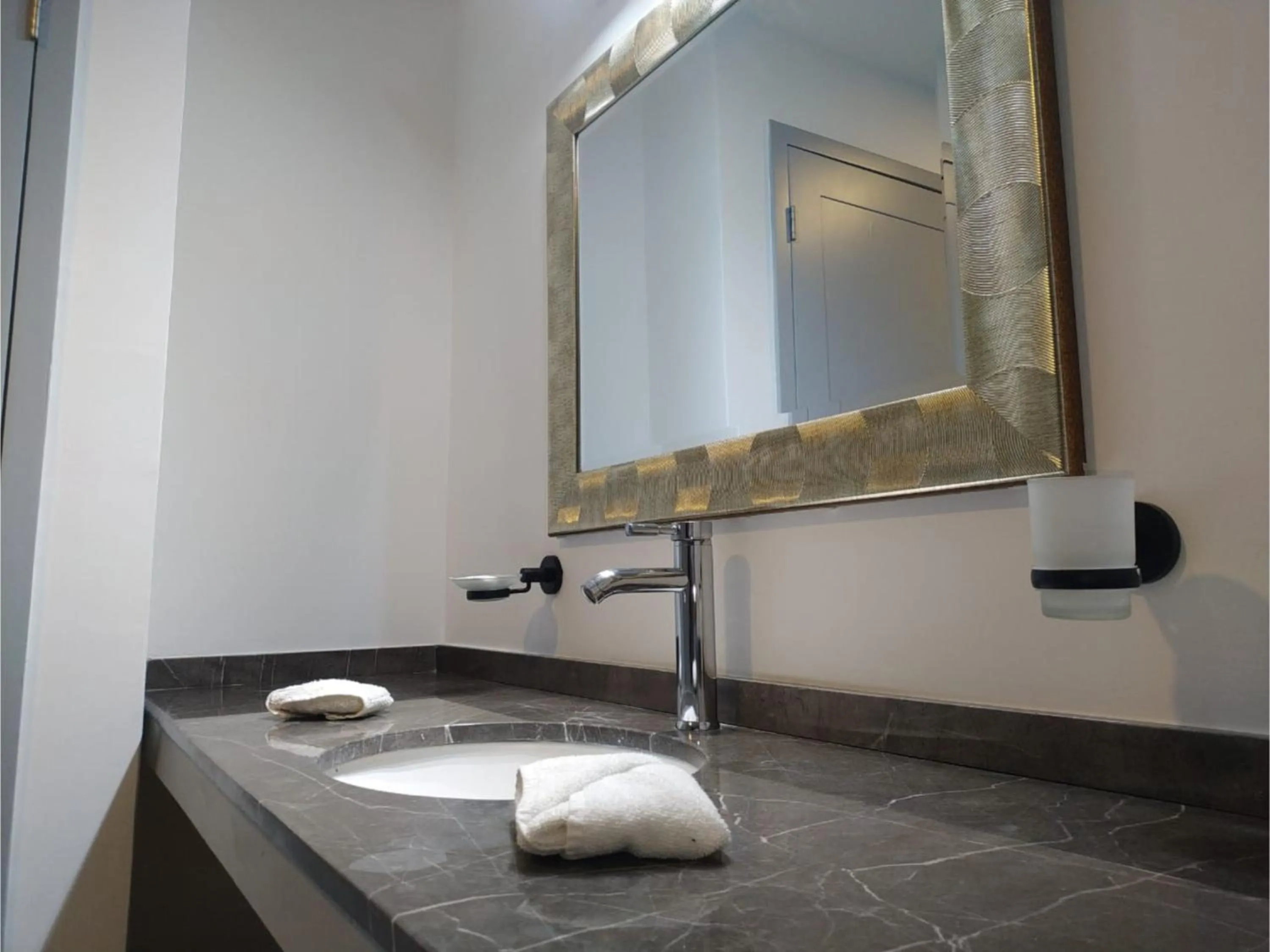 Bathroom in Collection O Morgan City Center, Los Cabos