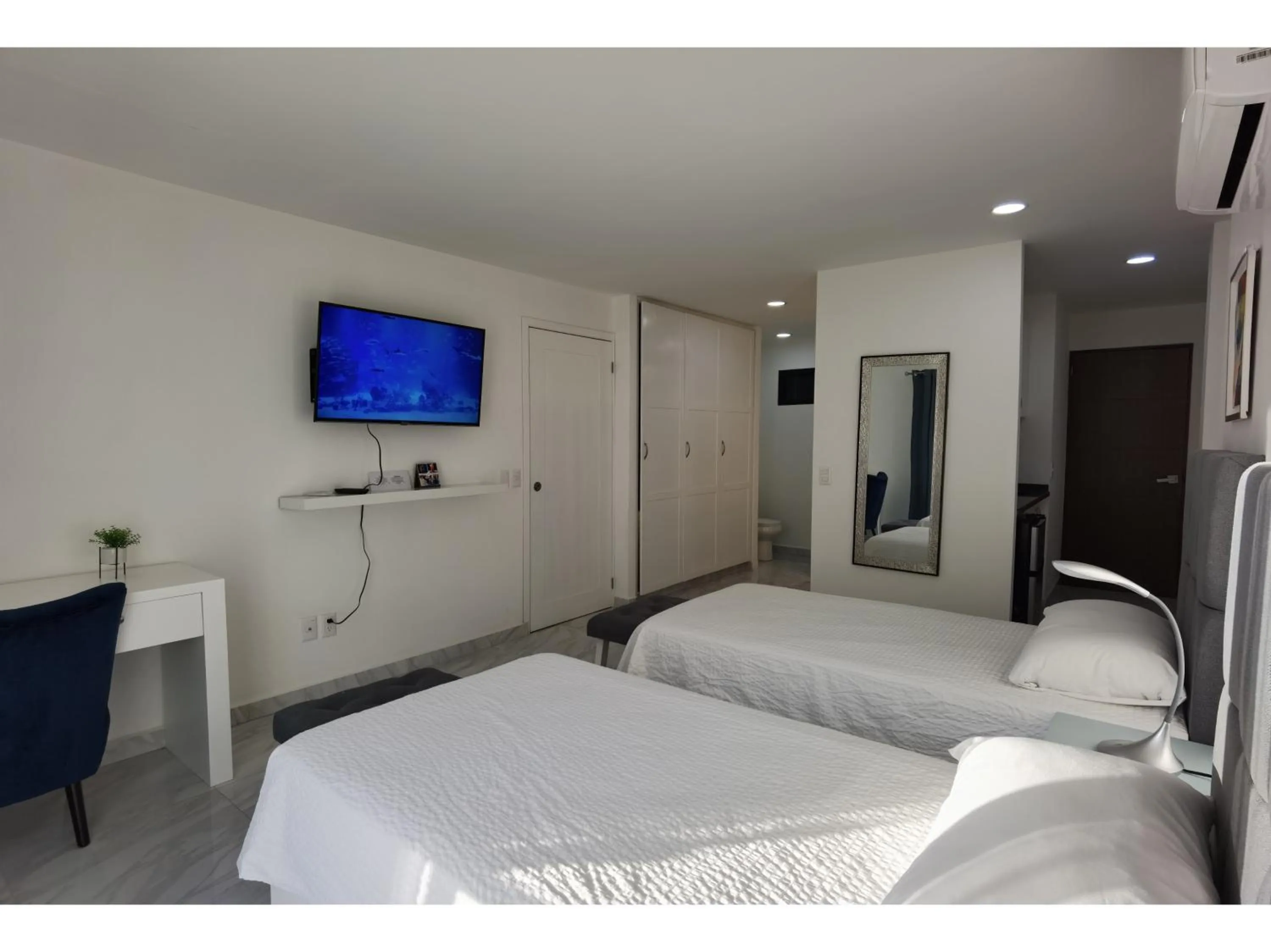 TV and multimedia, Bed in Collection O Morgan City Center, Los Cabos