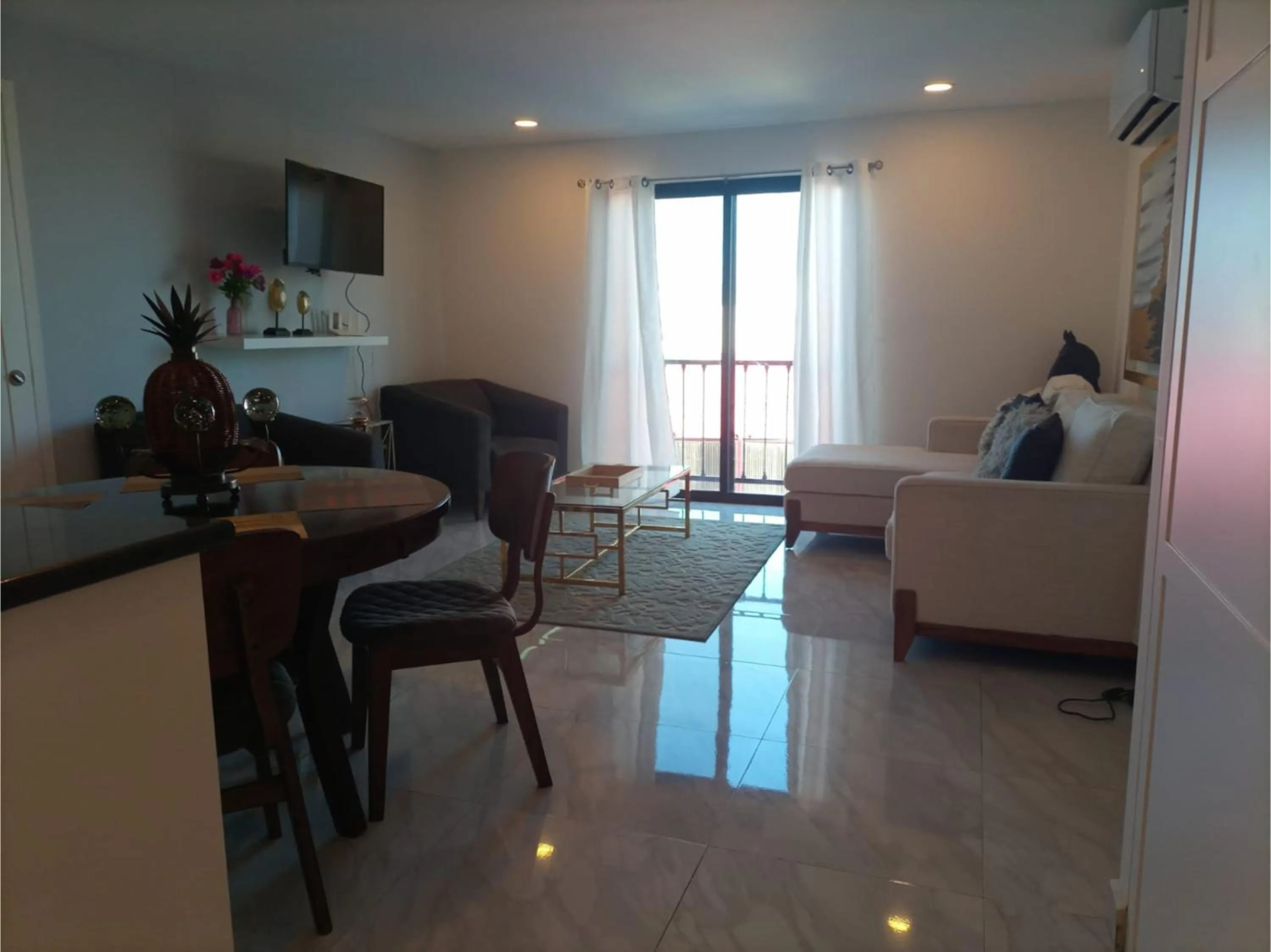 TV and multimedia in Collection O Morgan City Center, Los Cabos