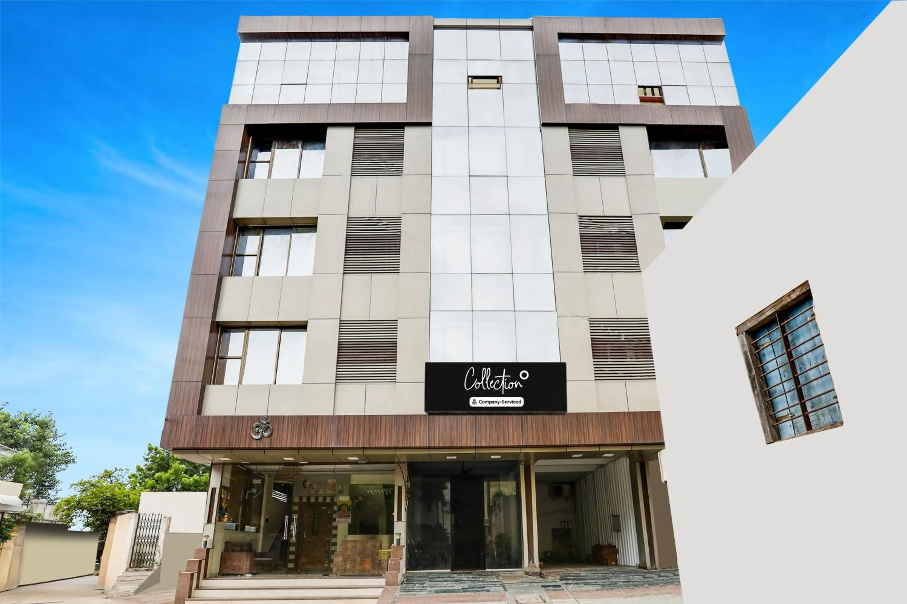 Facade/entrance in Super Hotel O Palkhi Road Near Sai Baba Temple Formerly Netra Sai