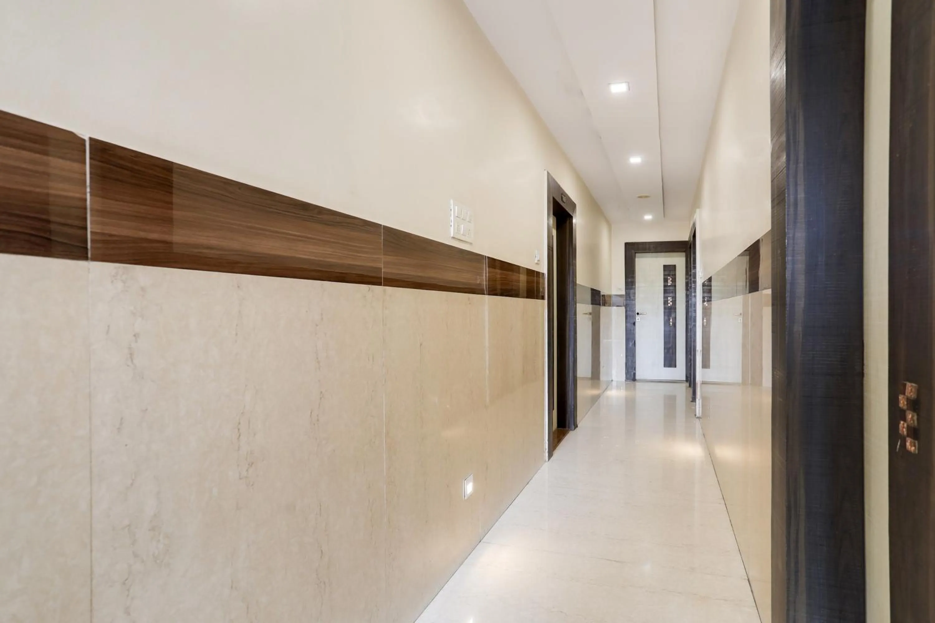 Lobby or reception in Super Hotel O Palkhi Road Near Sai Baba Temple Formerly Netra Sai