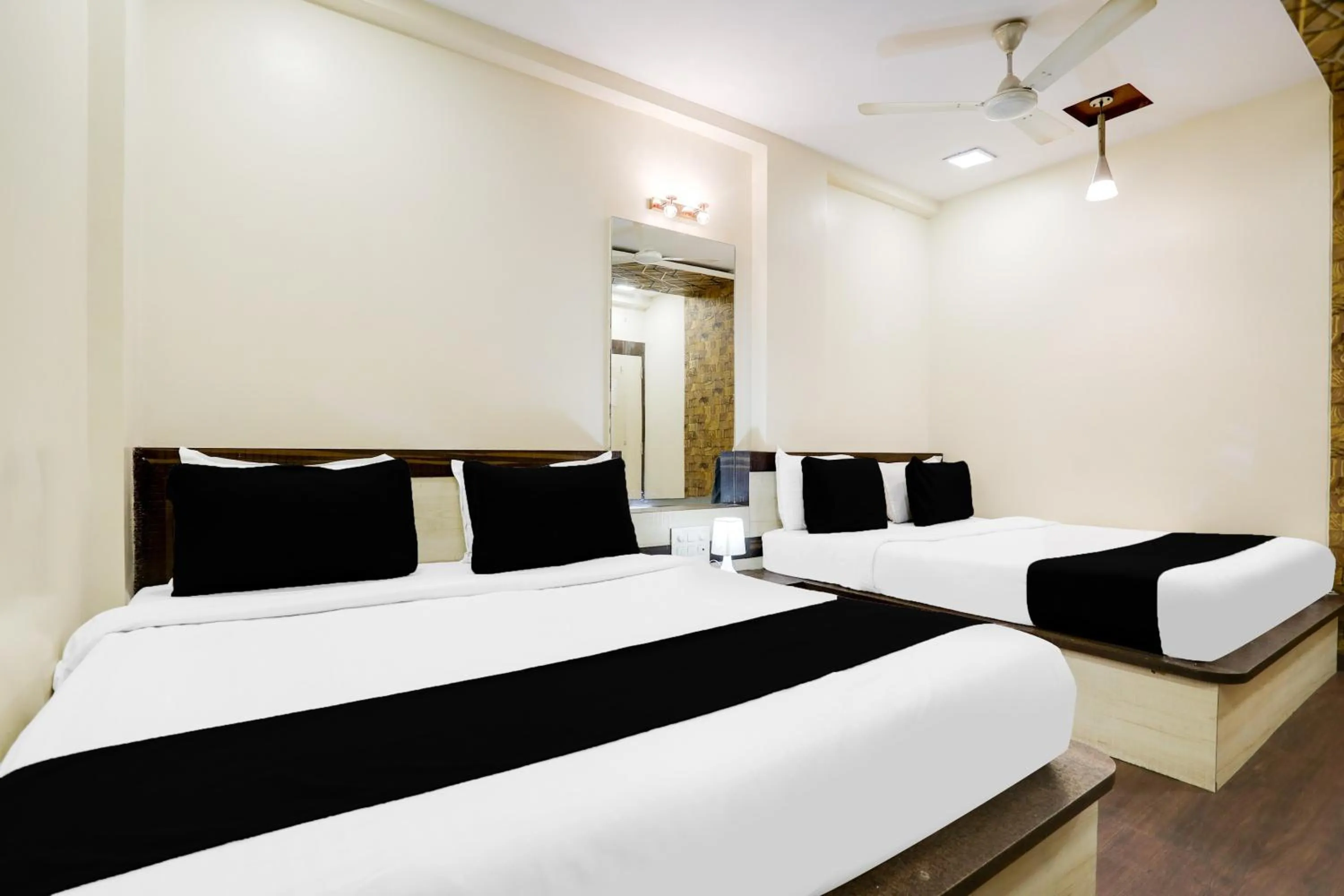 Bedroom, Bed in Super Hotel O Palkhi Road Near Sai Baba Temple Formerly Netra Sai