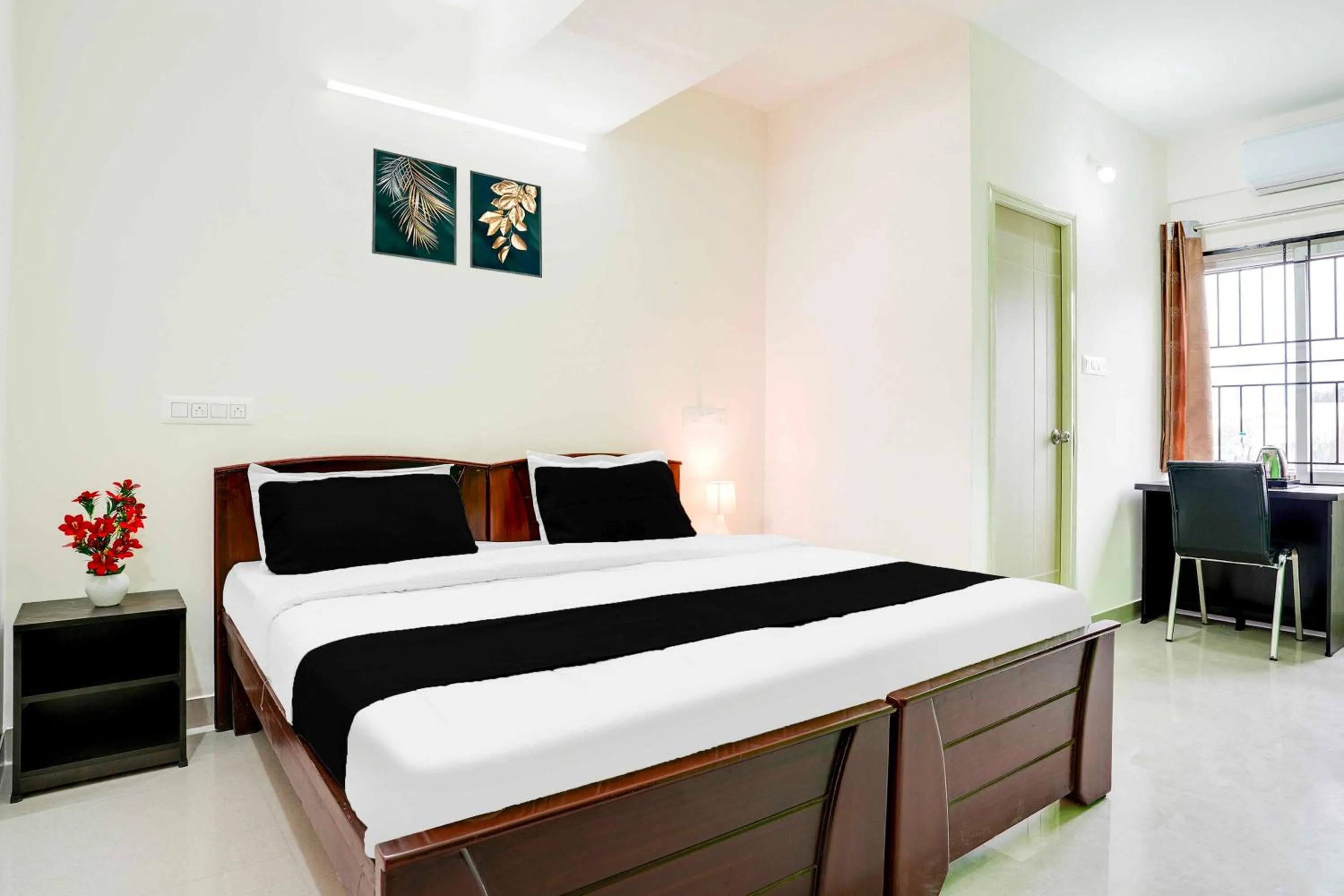 Bedroom, Bed in Super Collection O KR Puram Ayyappa Nagar Formerly Sunrise Arcade