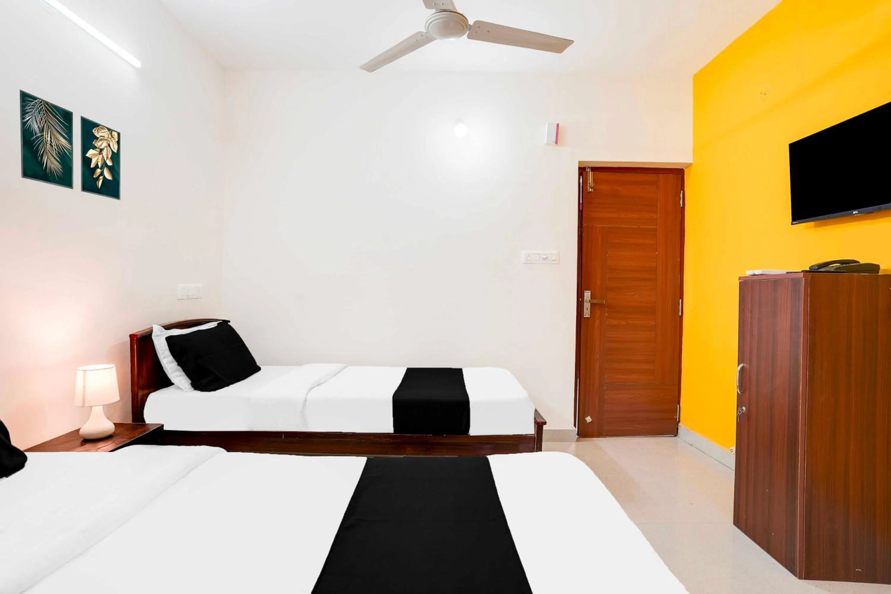 Bedroom, Bed in Super Collection O KR Puram Ayyappa Nagar Formerly Sunrise Arcade