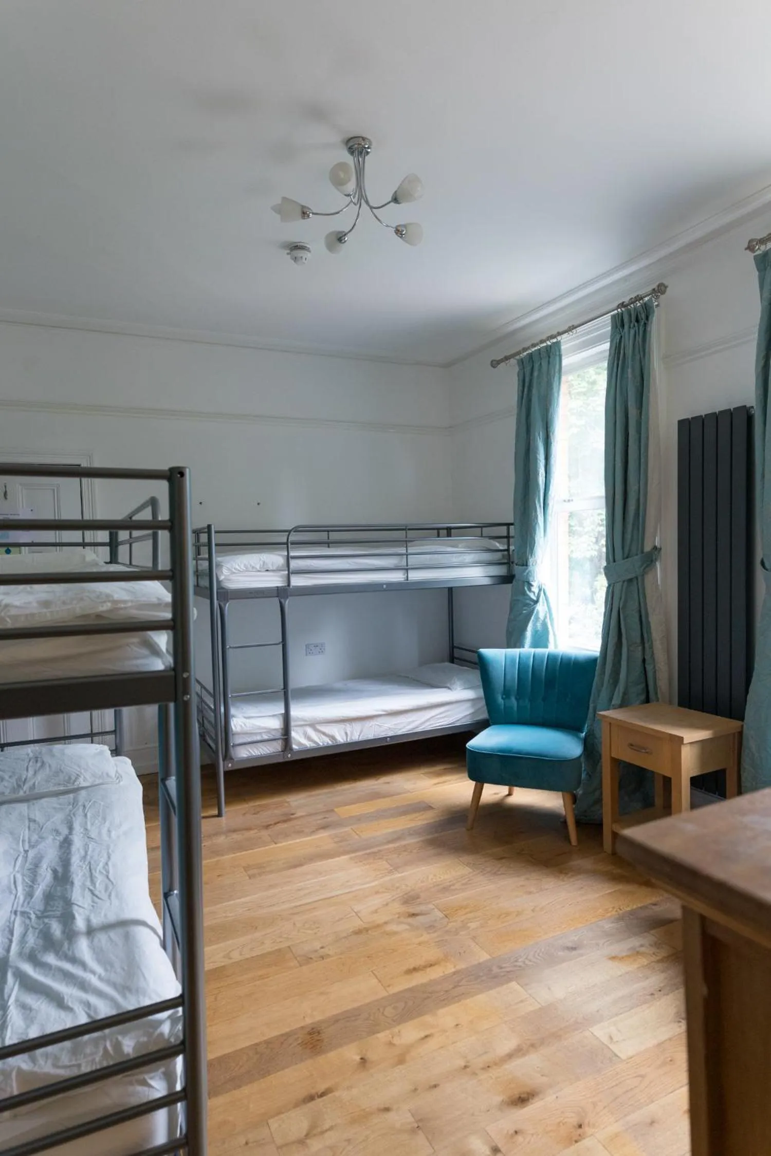 Photo of the whole room, Bed in EBS London Stay