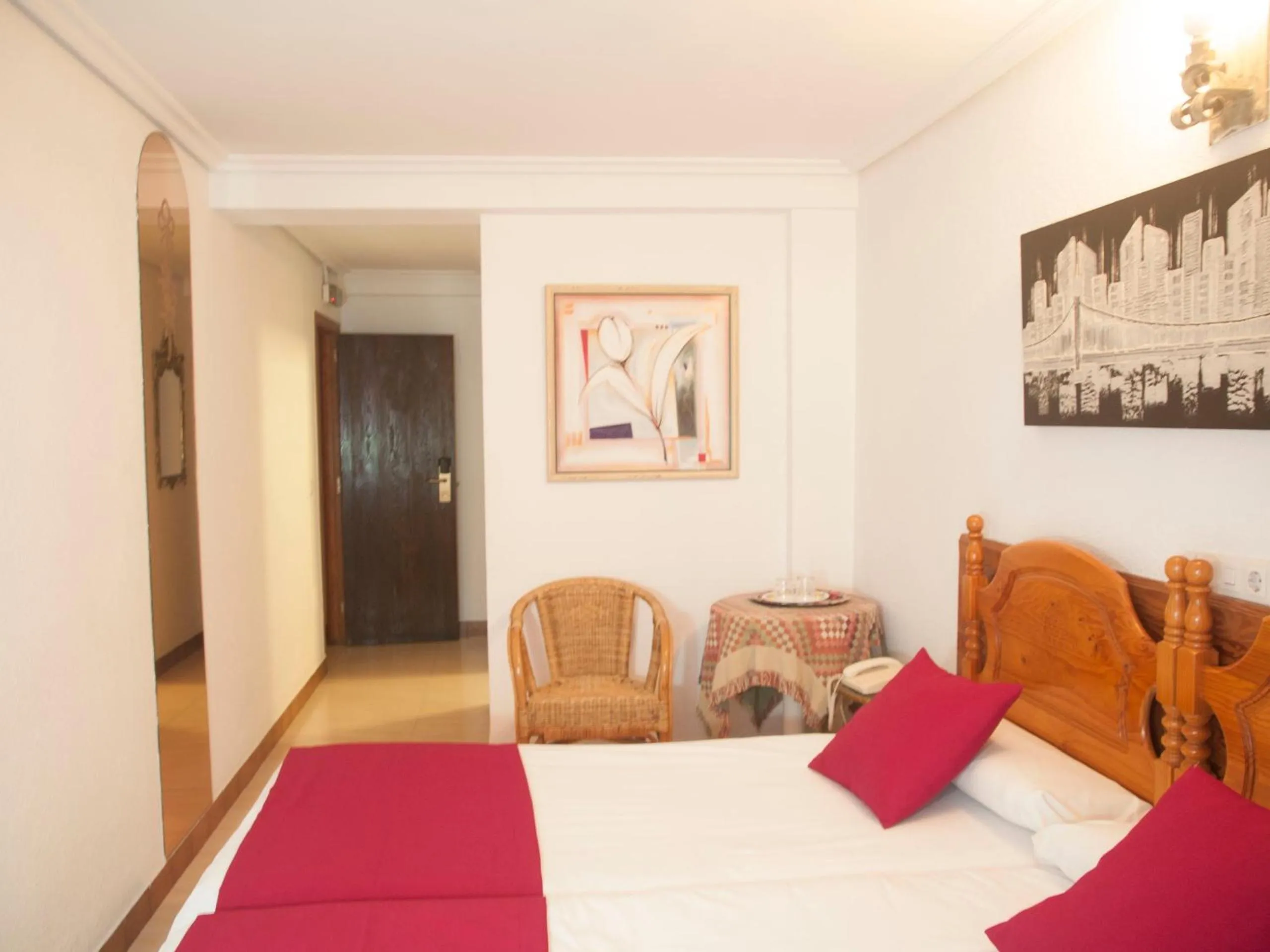 Photo of the whole room, Bed in Dato 2