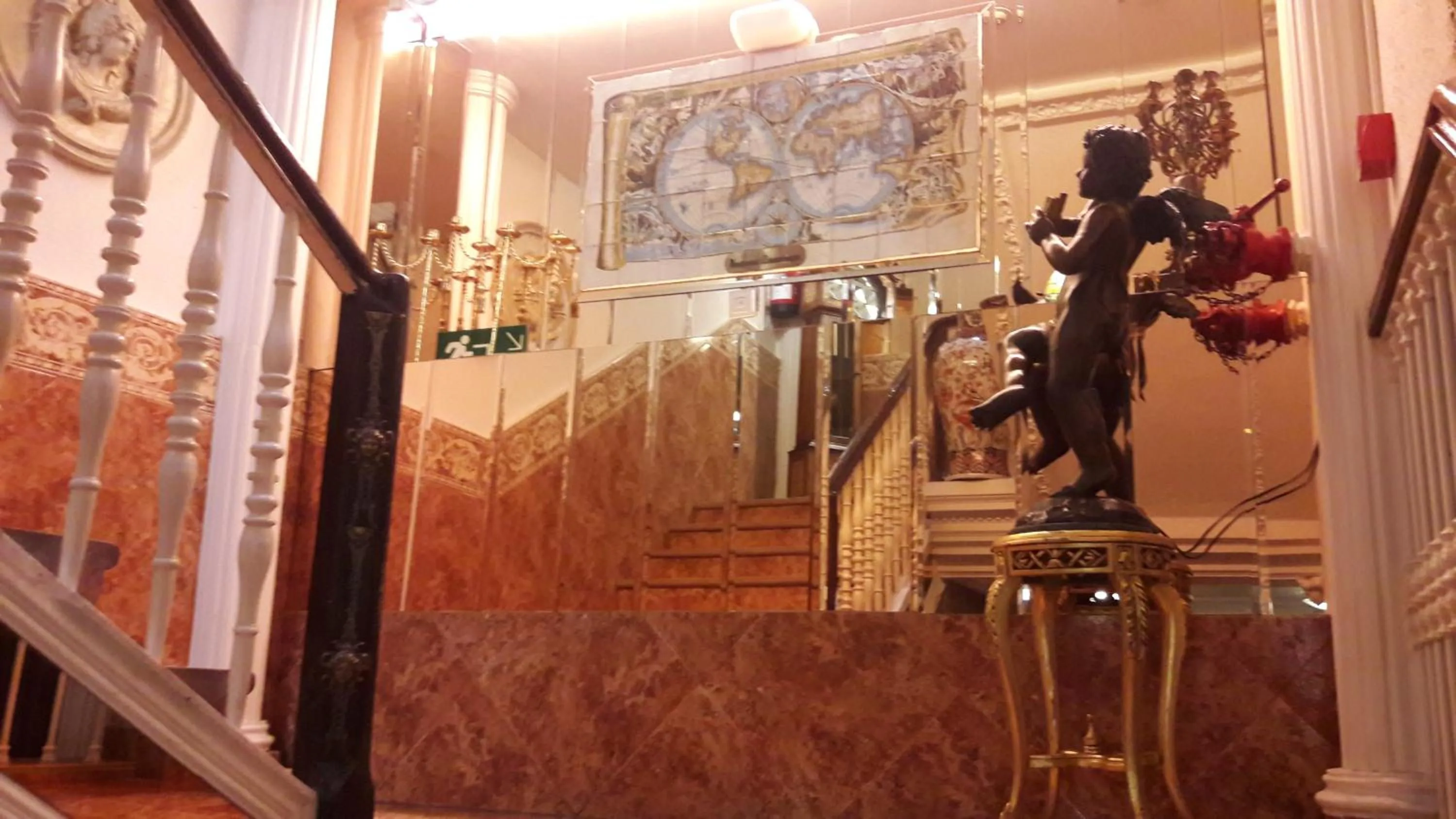 Decorative detail in Dato 2