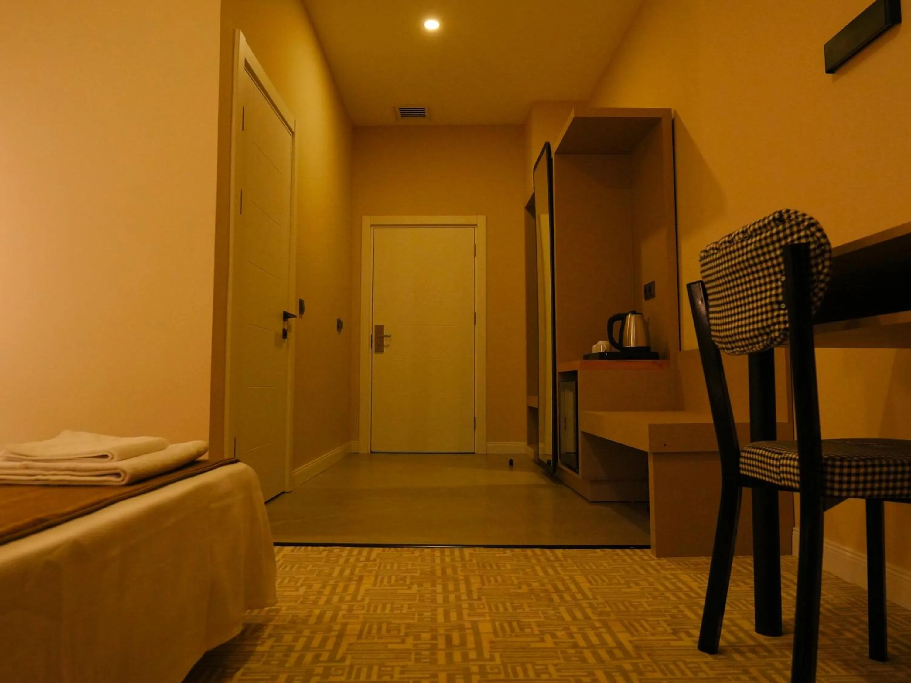 Photo of the whole room, Bed in Bonnie City Hotel