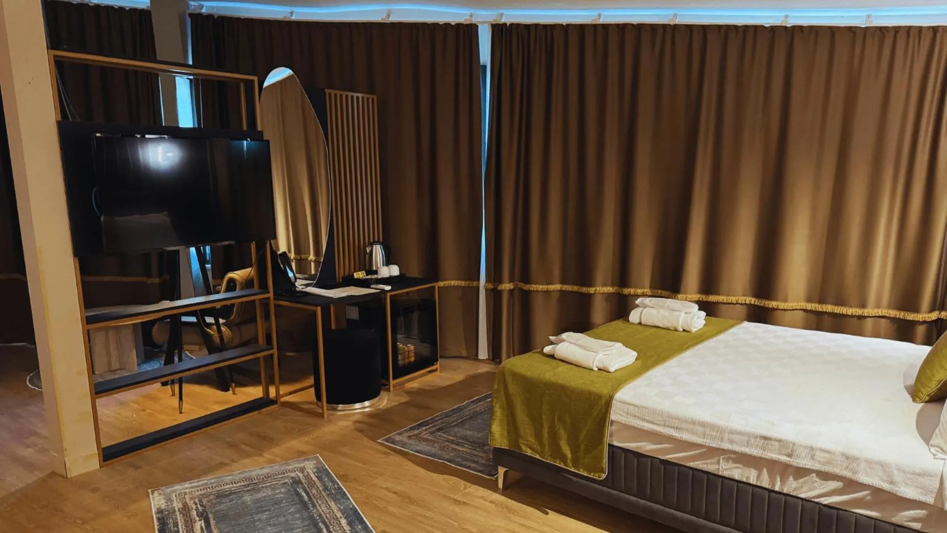 Bed in Bonnie City Hotel