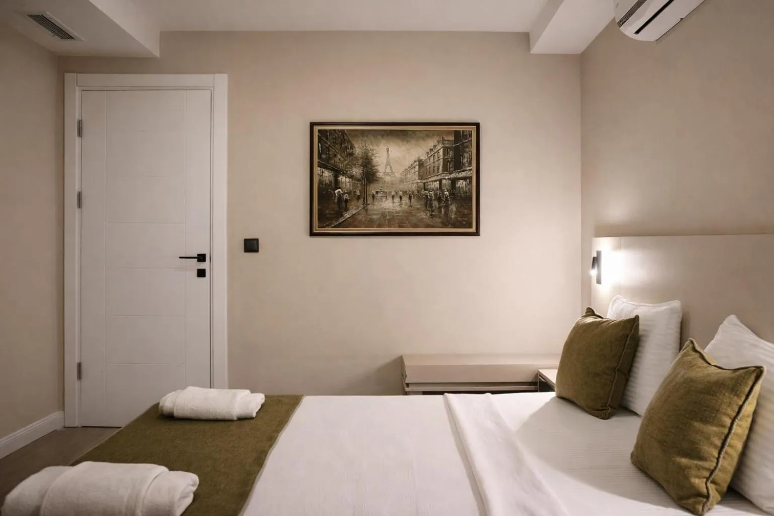 Bed in Bonnie City Hotel