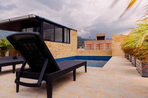 Swimming pool in Central Suites by H&R