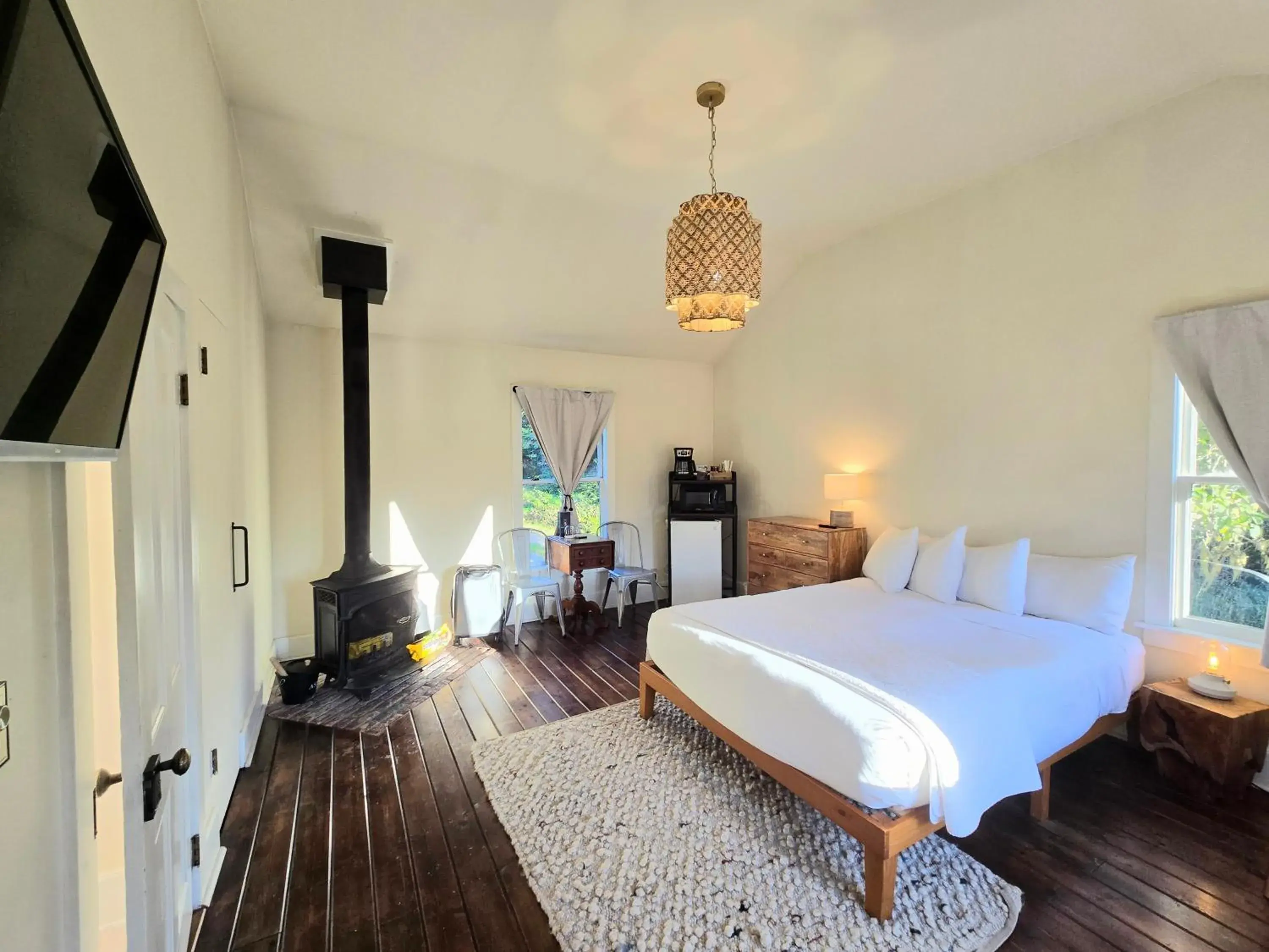 Dennen's Victorian Farmhouse Dennen's Victorian Farmhouse