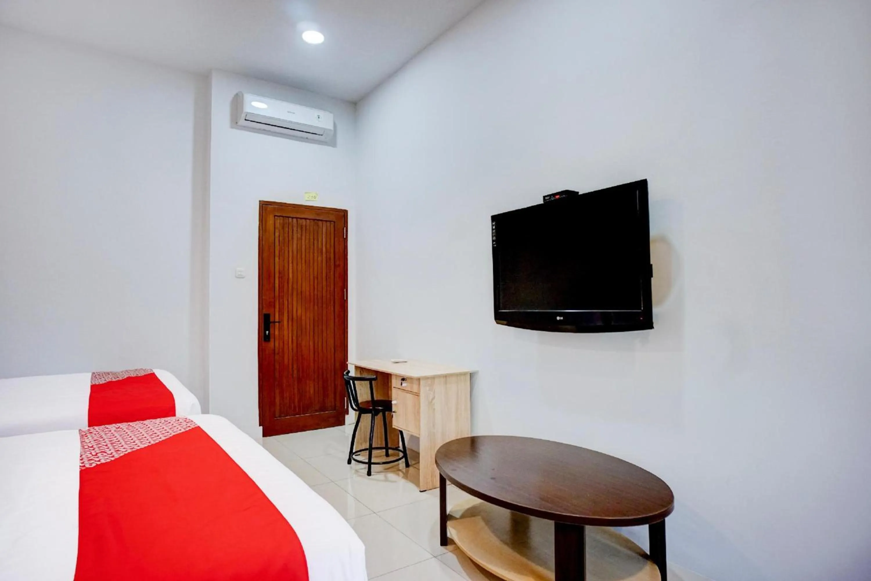 Bedroom, Bed in Collection O Almasarra Residence Near Ring Road Medan